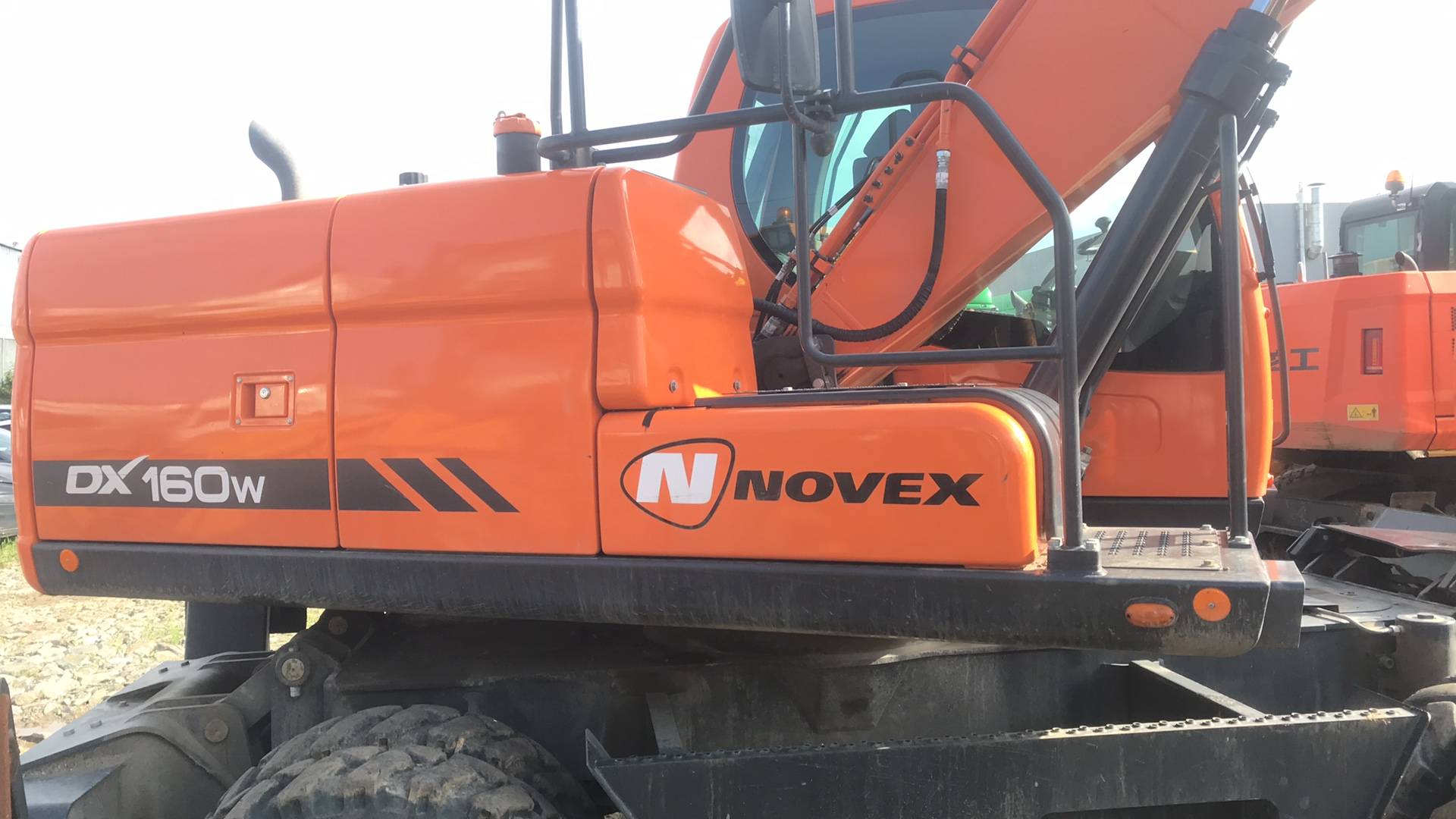 DOOSAN/DEVELON DX160W