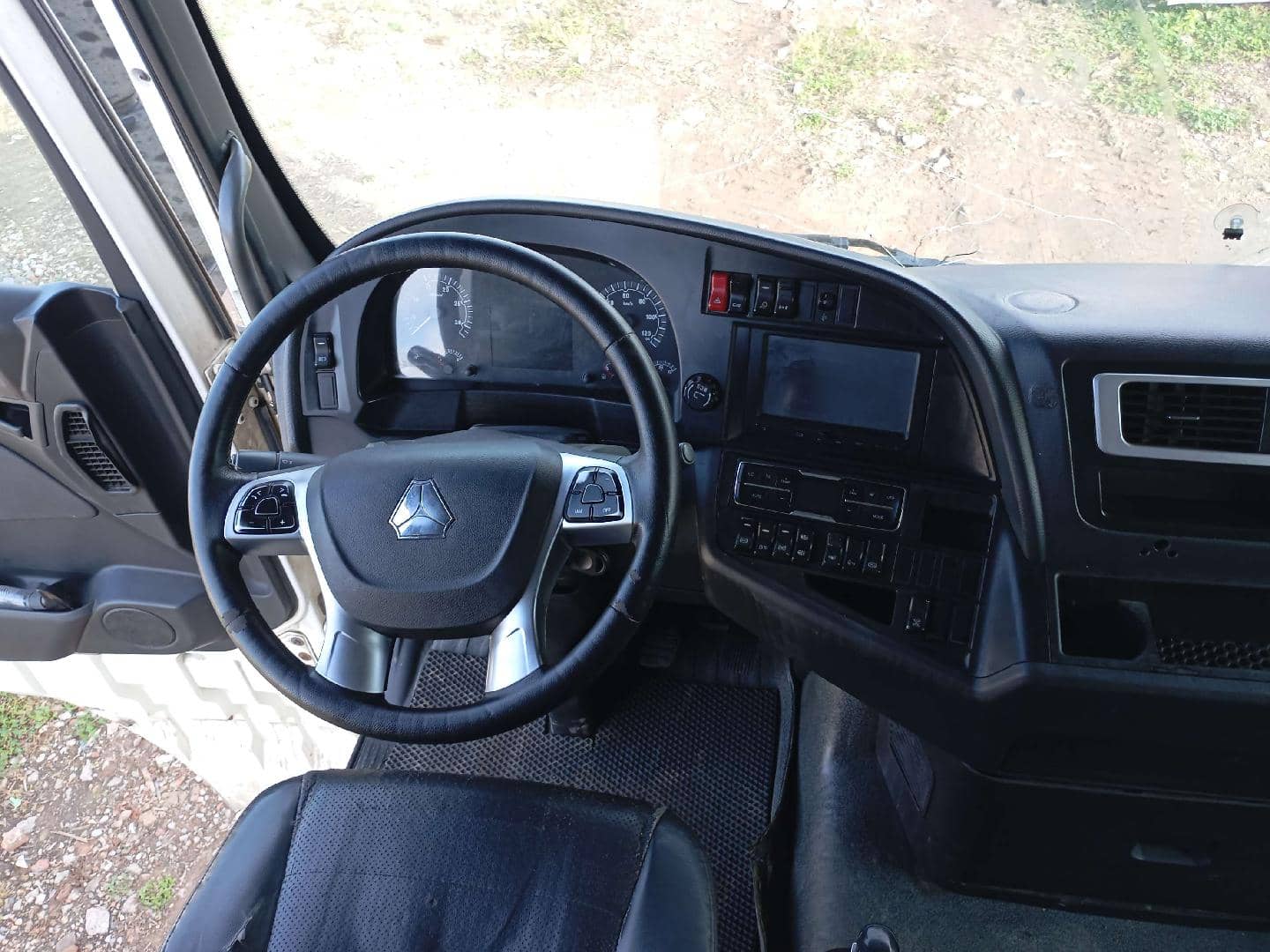 Sitrak C7H 4x2 ZZ4186V361HE,  692 403 км, 2022 года в лизинг