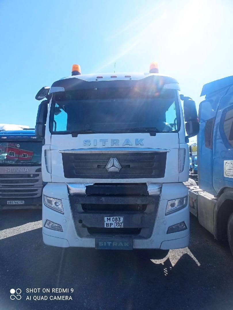 Sitrak C7H 4x2 ZZ4186V361HE,  429 763 км, 2023 года в лизинг