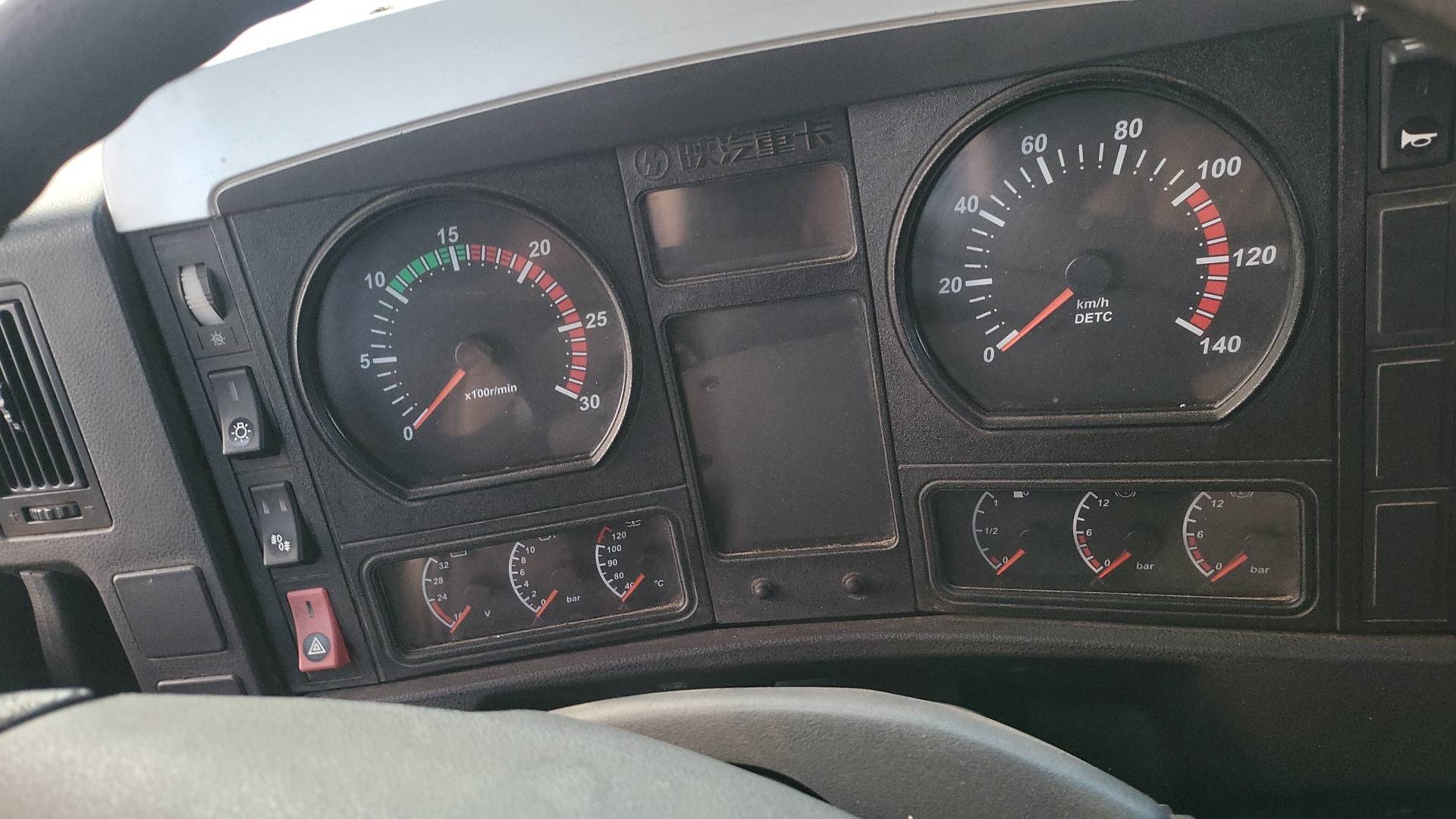 Shacman SX3318DT366 8x4,  130 000 км, 2021 года в лизинг