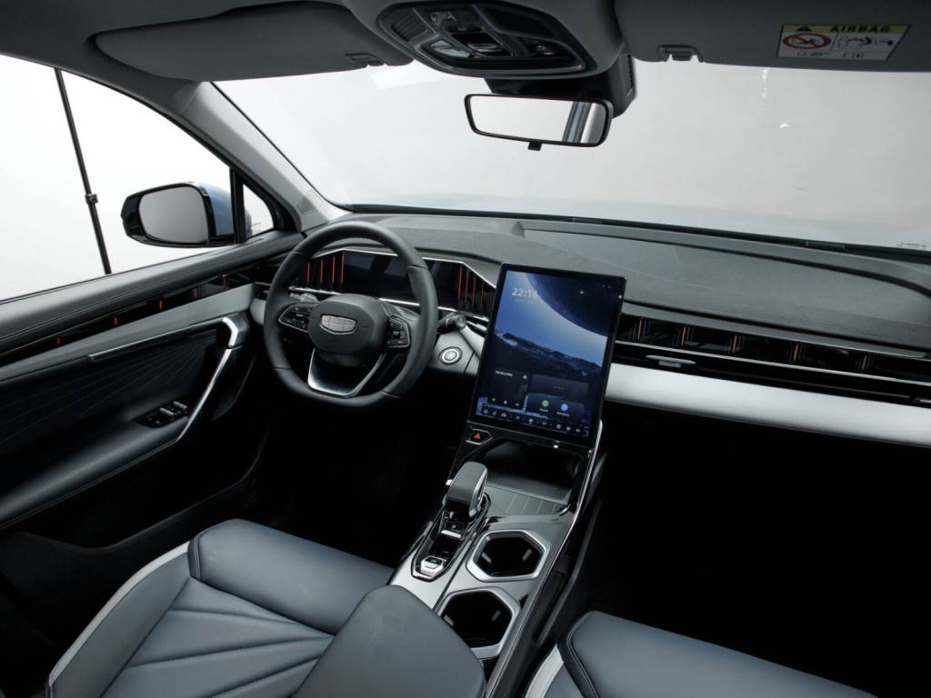 Geely Atlas Люкс 2.0Т АТ полный привод