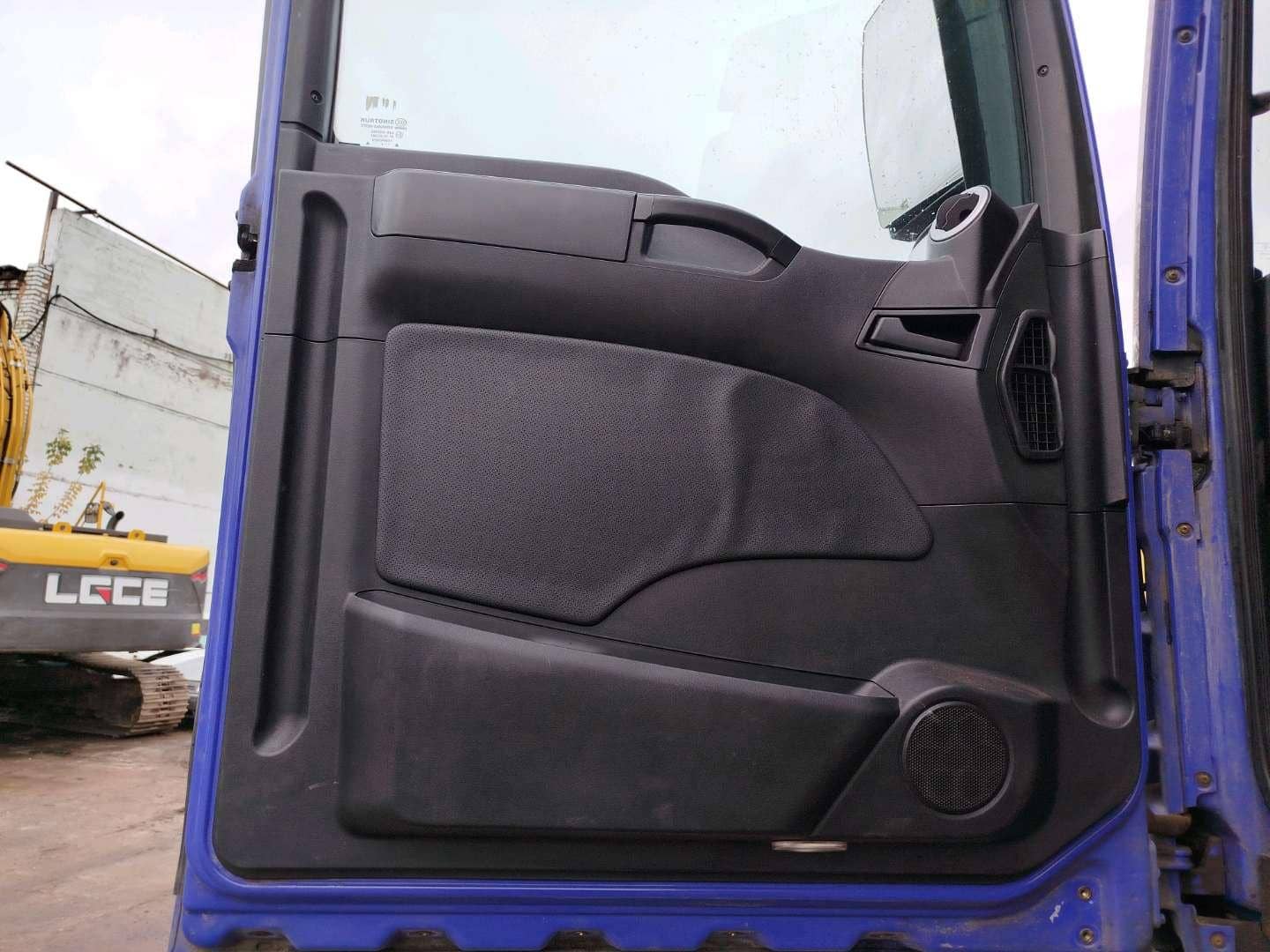 Sitrak С7Н 6×4 ZZ4256V364HE,  487 563 км, 2023 года в лизинг