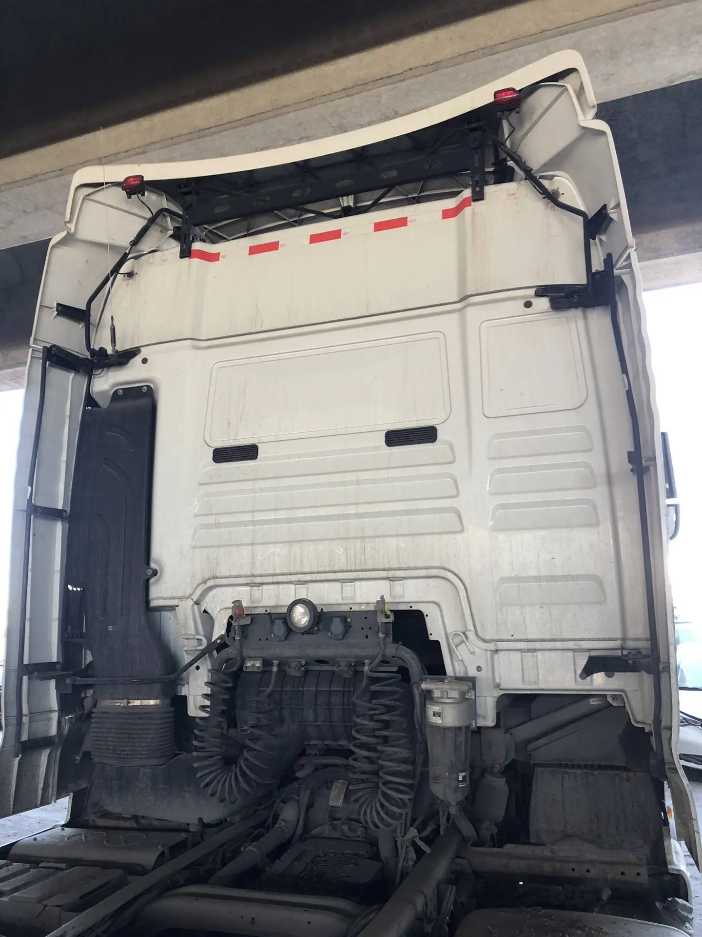 Sitrak C7H 4x2 ZZ4186V361HE,  397 475 км, 2023 года в лизинг