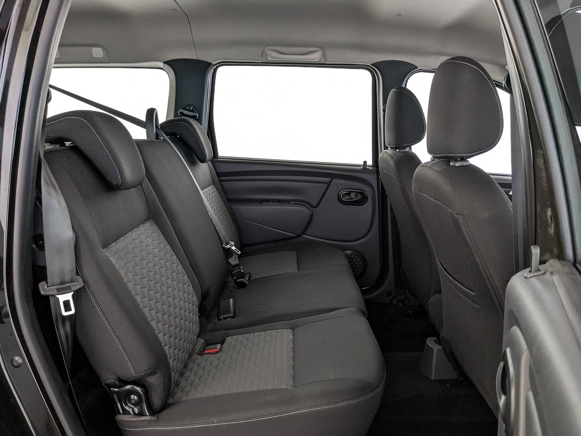 Lada Largus универсал Comfort 7 мест 1.6 90hp 5MT