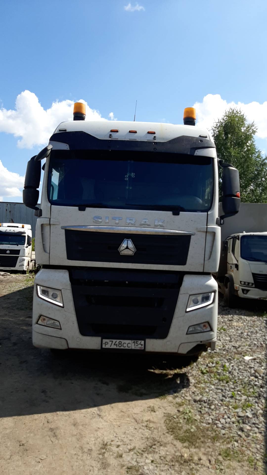 Sitrak C7H 4x2 ZZ4186V361HE,  331 140 км, 2023 года в лизинг
