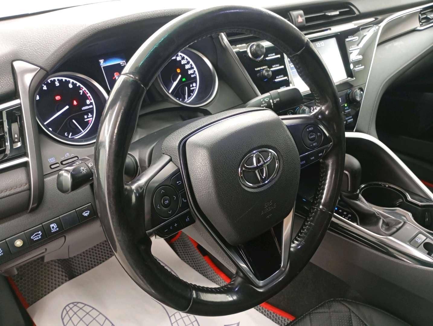 Toyota Camry,  265 821 км, 2020 года в лизинг