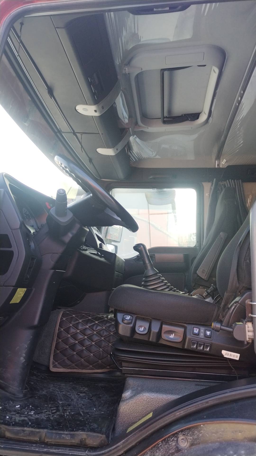 Sitrak ZZ3256V384ME,  156 757 км, 2022 года в лизинг