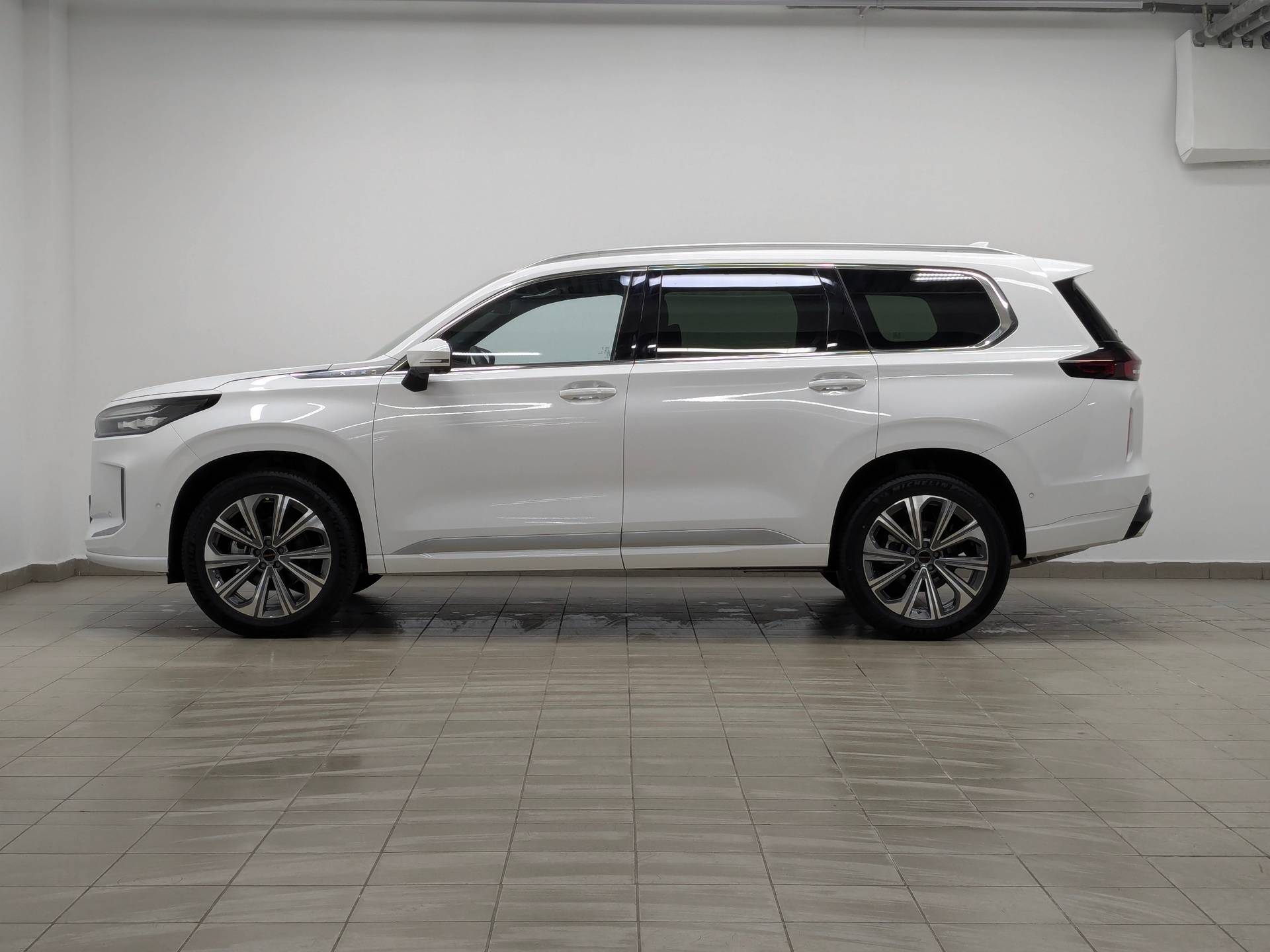 EXEED VX President 7 мест 2.0T 8AT 4WD