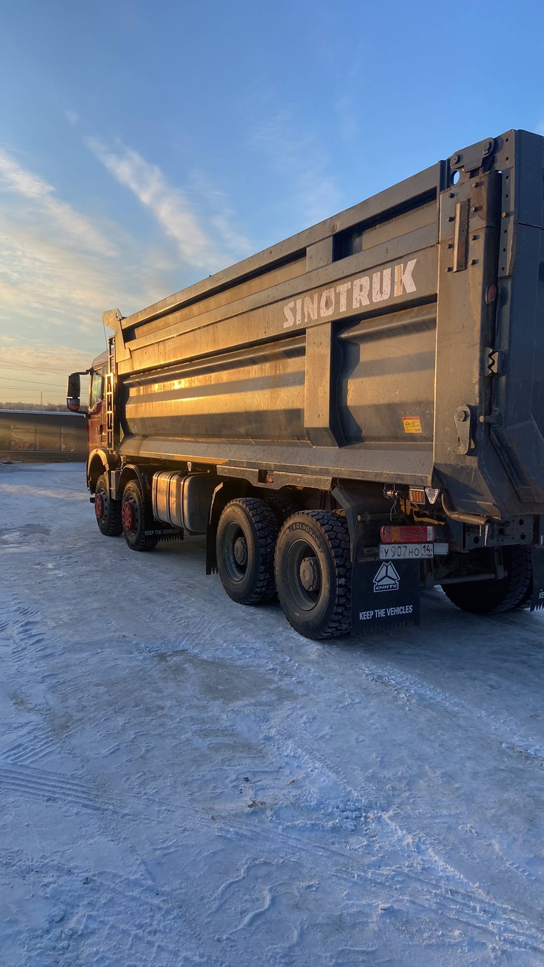 HOWO ZZ3317V386GE1 8х4,  28 863 км, 2024 года в лизинг