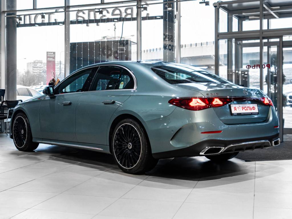 Mercedes-Benz E седан 300 4MATIC AMG Line