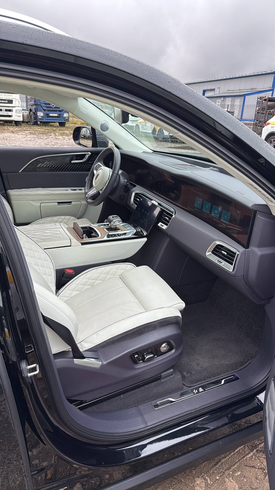 Hongqi E-HS9,  30 587 км, 2021 года в лизинг