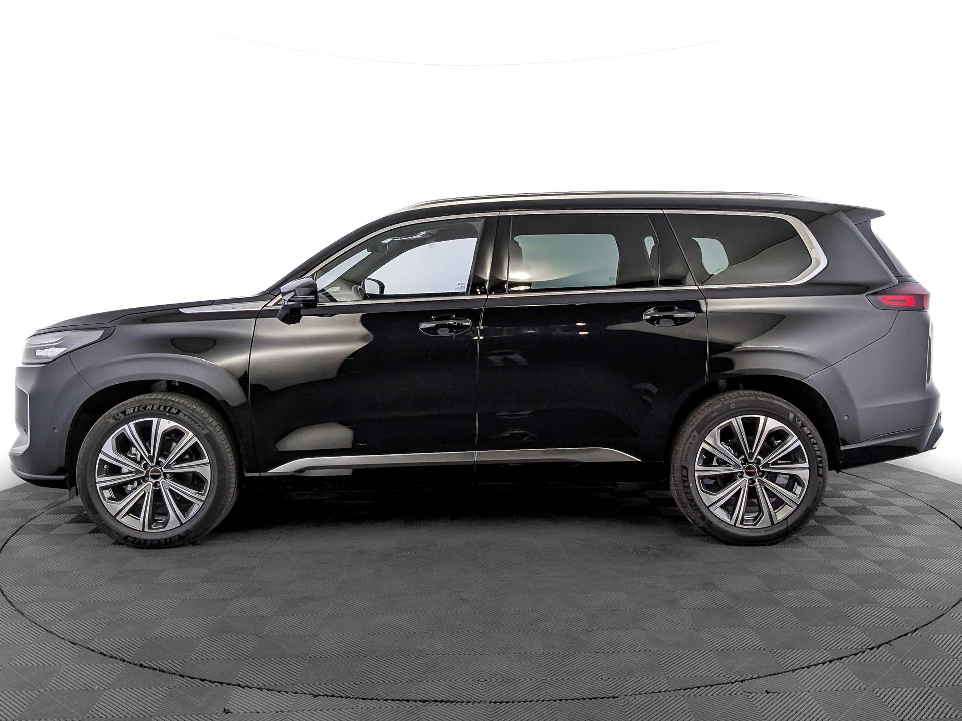 EXEED VX Президент 7 мест 2.0Т АТ полный привод (President 7 мест)