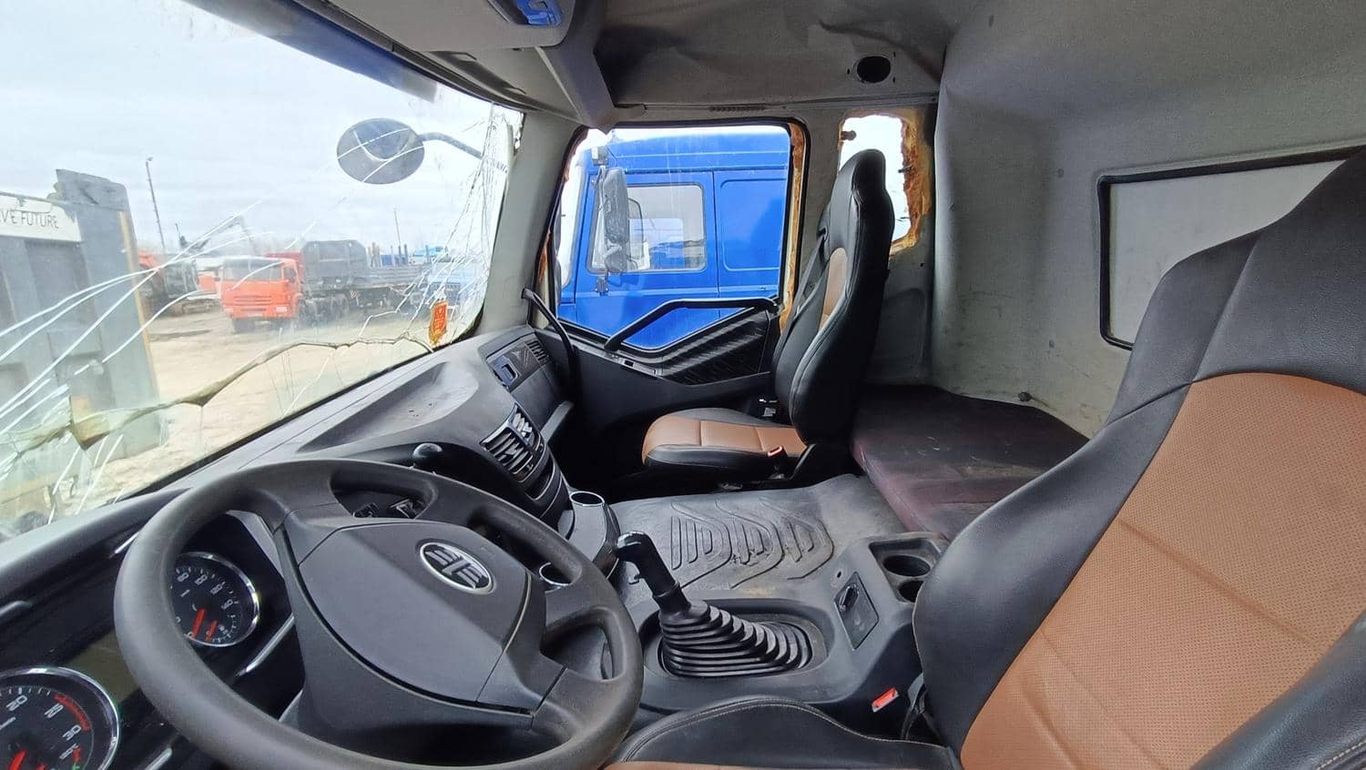 FAW CA3250P66K24L1TE5 6x6,  100 509 км, 2022 года в лизинг