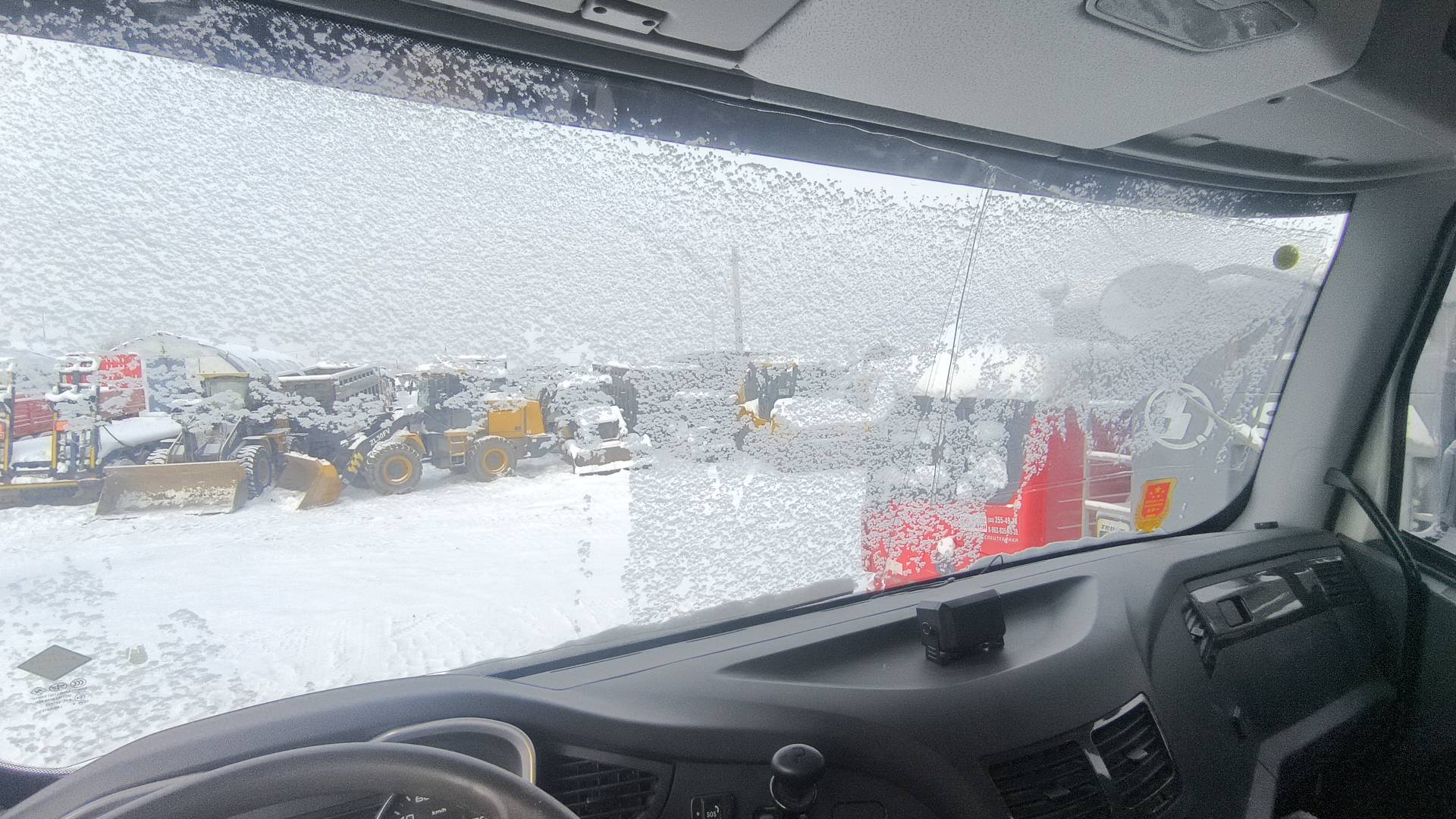 FAW CA3250P66K2T1E5 6х4,  18 589 км, 2023 года в лизинг