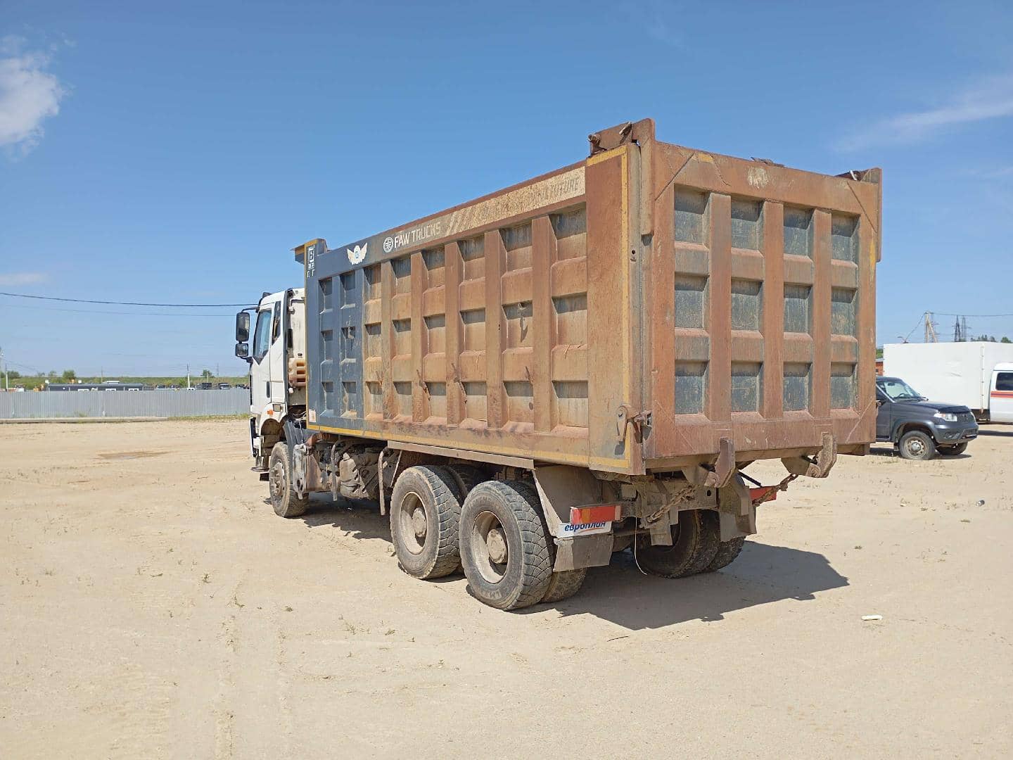 FAW CA3250P66K24T1E5 6х4,  102 463 км, 2022 года в лизинг