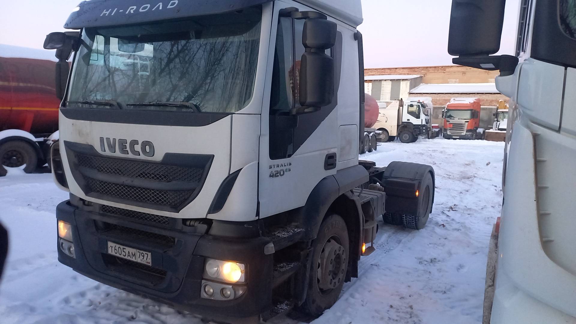 IVECO Stralis AT440S42T/P RR 4x2 (HI-ROAD)