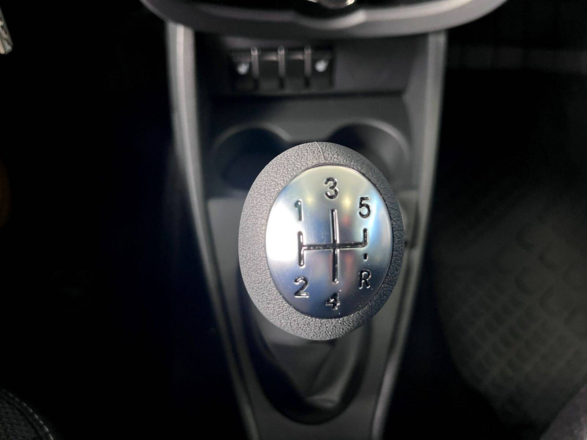Lada Largus универсал Comfort 7 мест 1.6 90hp 5MT
