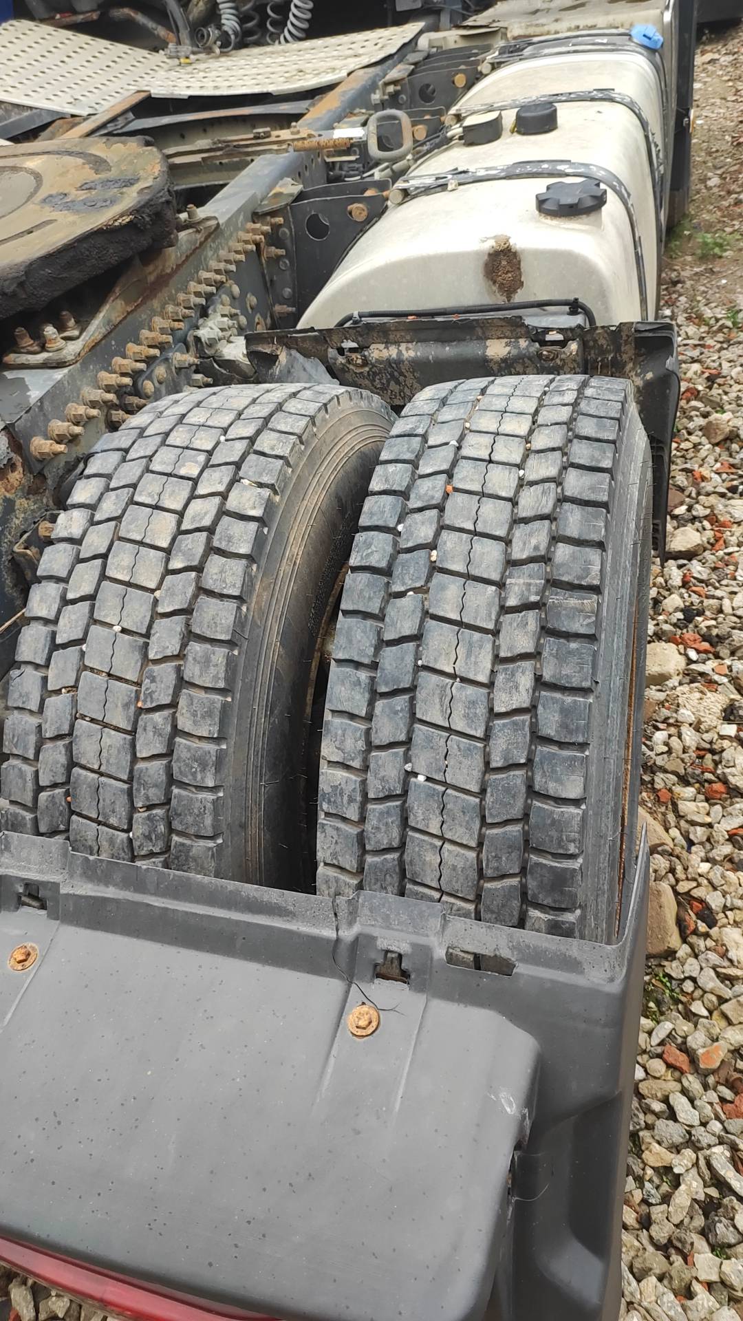 Volvo FH 420 4x2 (FH),  1 741 304 км, 2013 года в лизинг