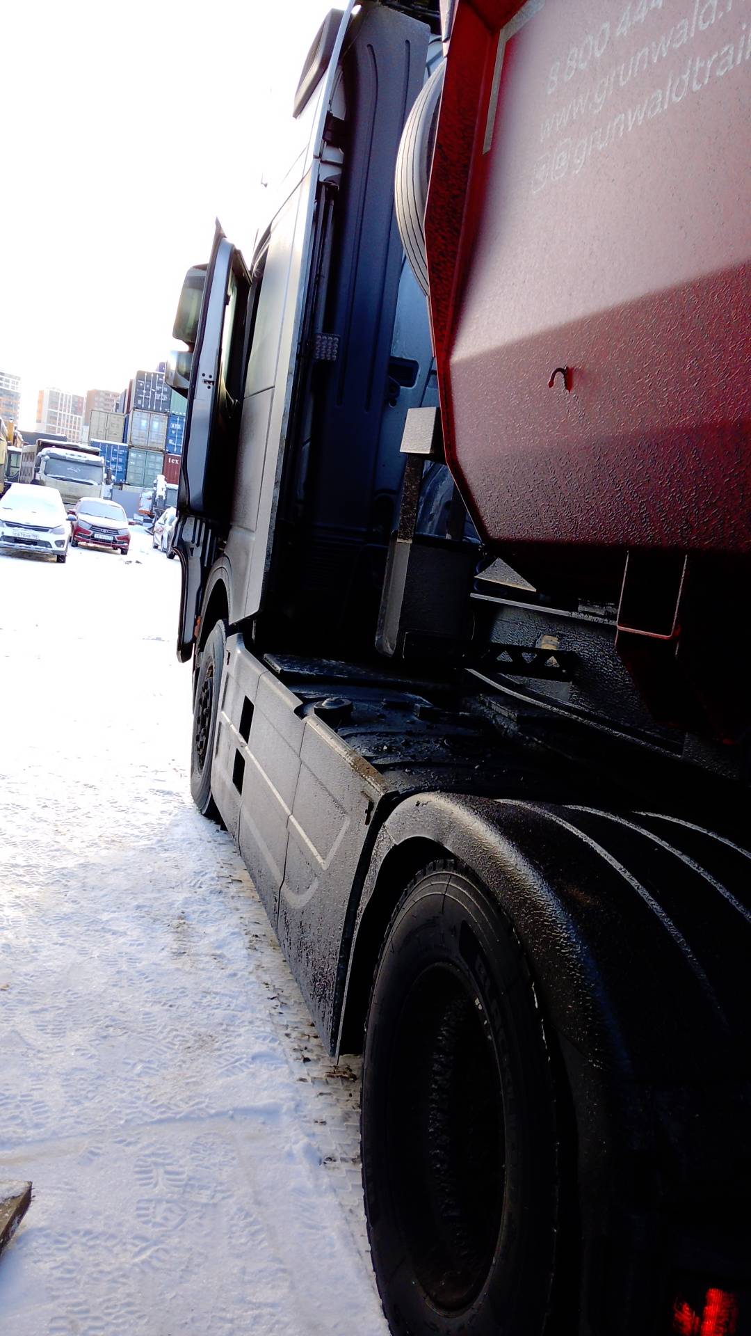 Shacman SX4188YY381,  398 279 км, 2024 года в лизинг