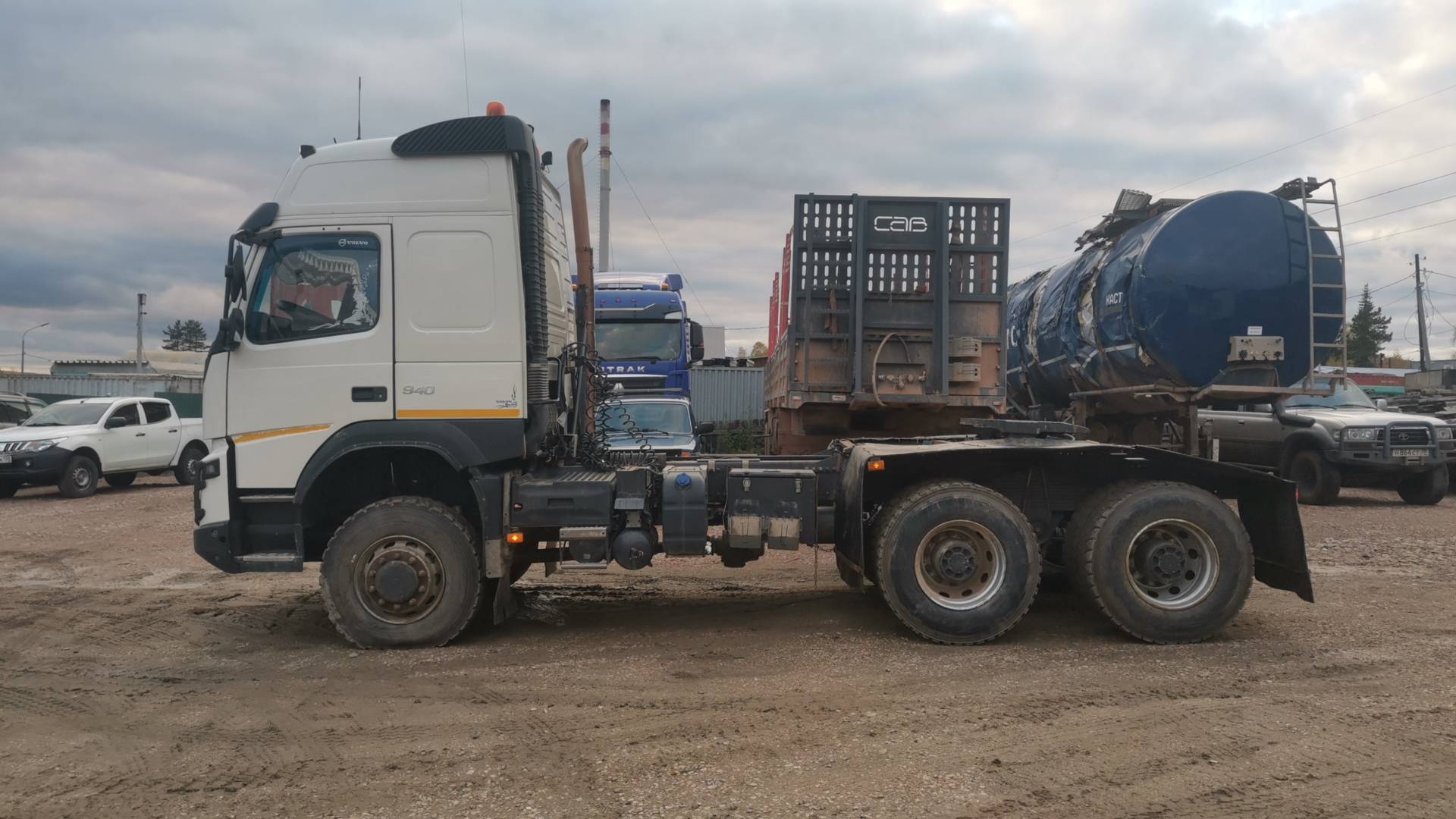 Volvo FMX 460 6x6 (FMX Globetrotter),  372 114 км, 2017 года в лизинг