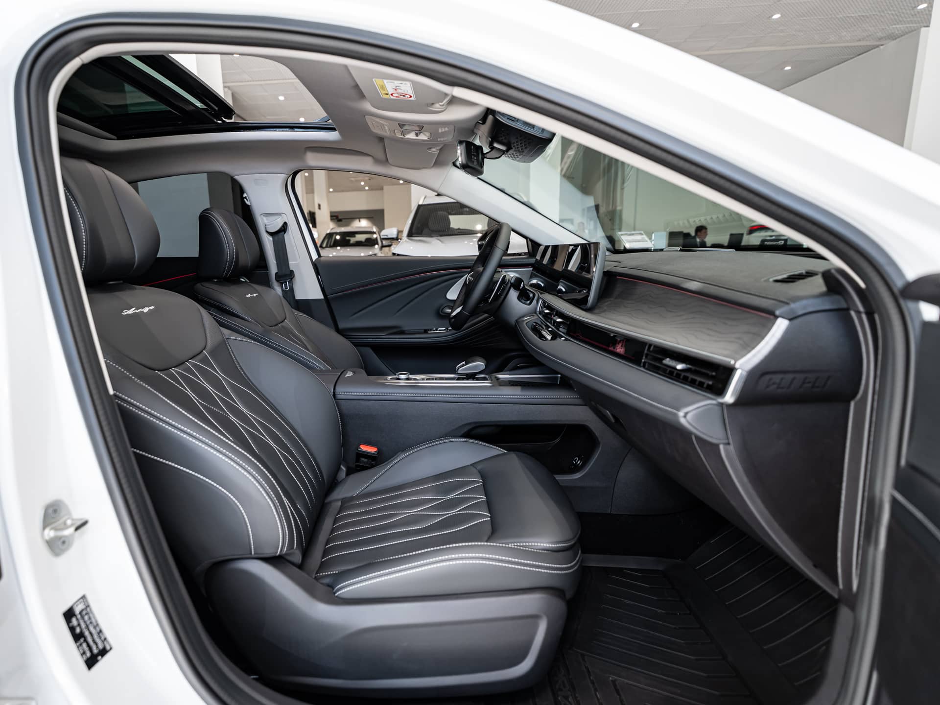 Chery Arrizo 8 Ультра черный 1.6Т 150 л.с. АТ