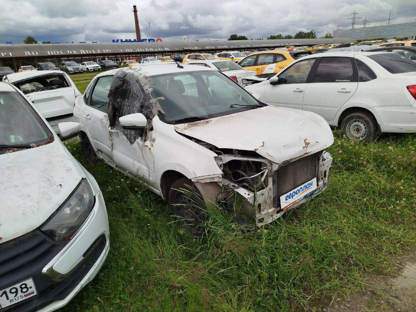 Lada Granta седан,  100 000 км, 2023 года в лизинг