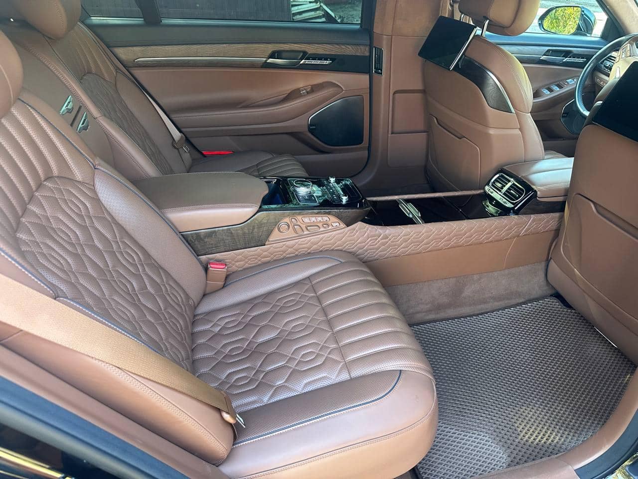 Genesis G90,  60 000 км, 2020 года в лизинг