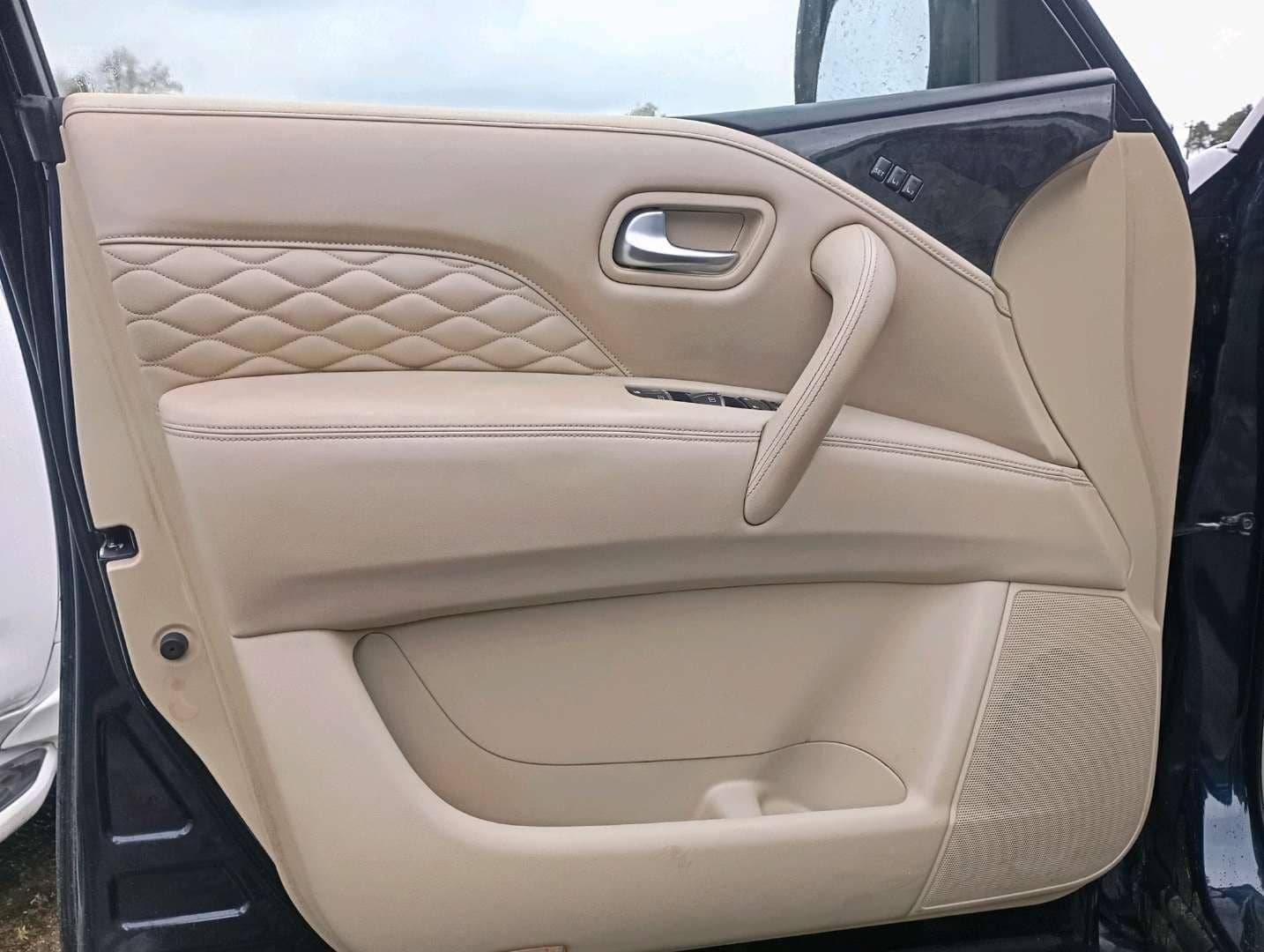 INFINITI QX80,  161 522 км, 2018 года в лизинг