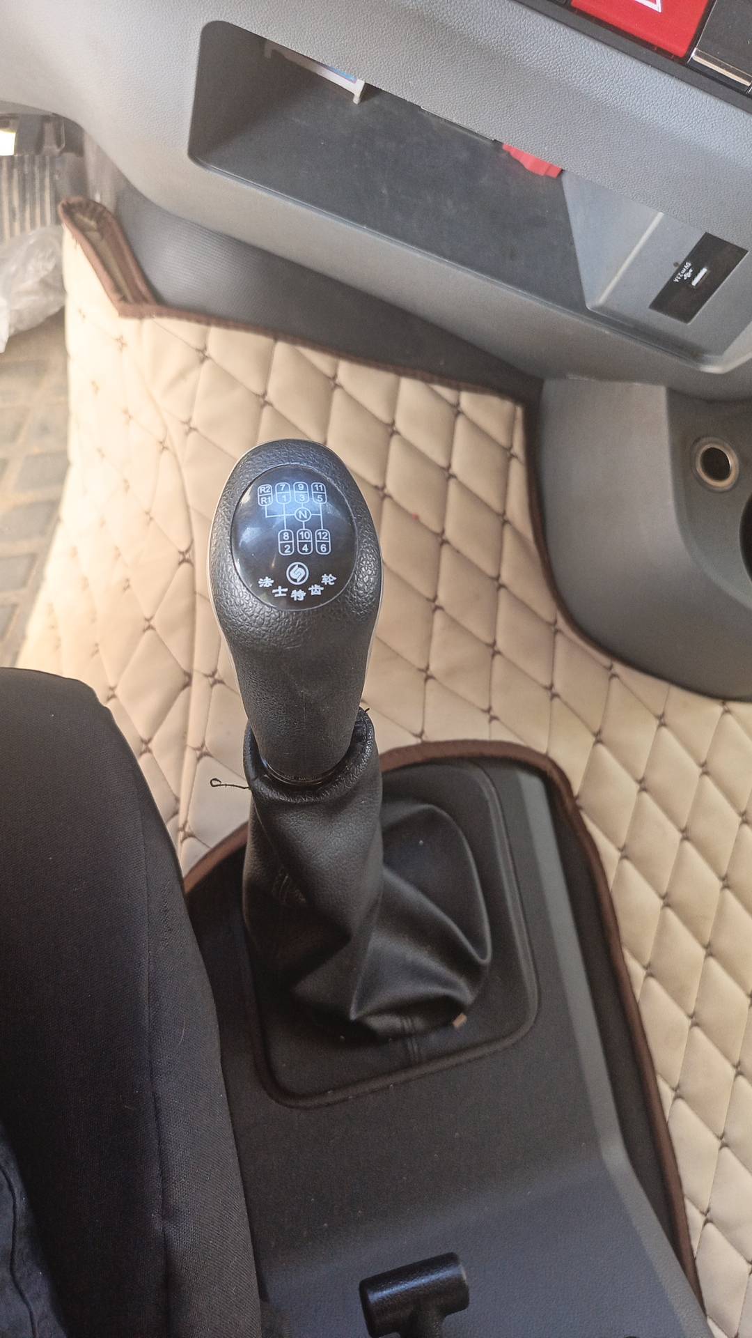 Shacman SX42566V324,  75 148 км, 2024 года в лизинг