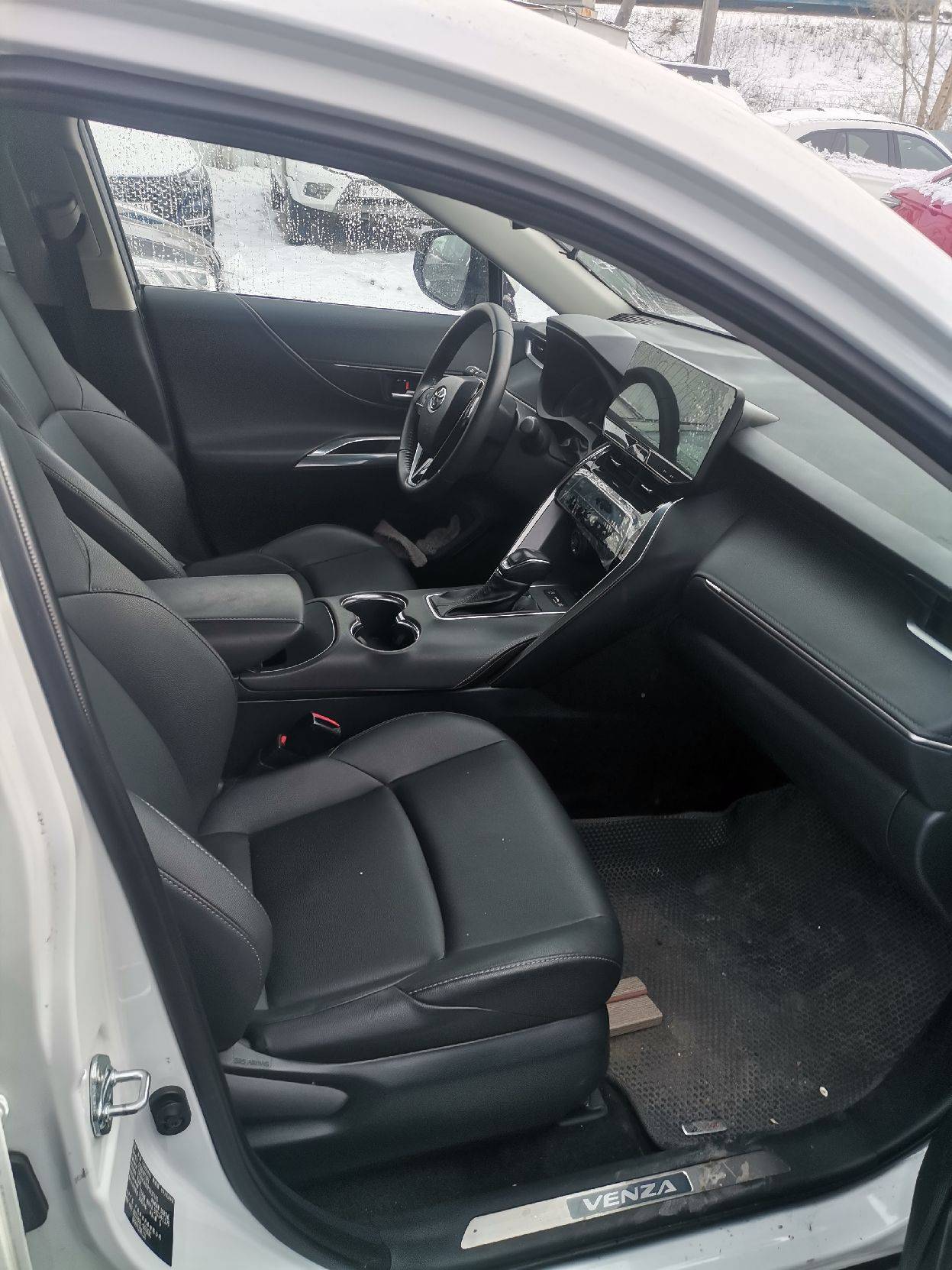 Toyota Venza,  42 161 км, 2023 года в лизинг