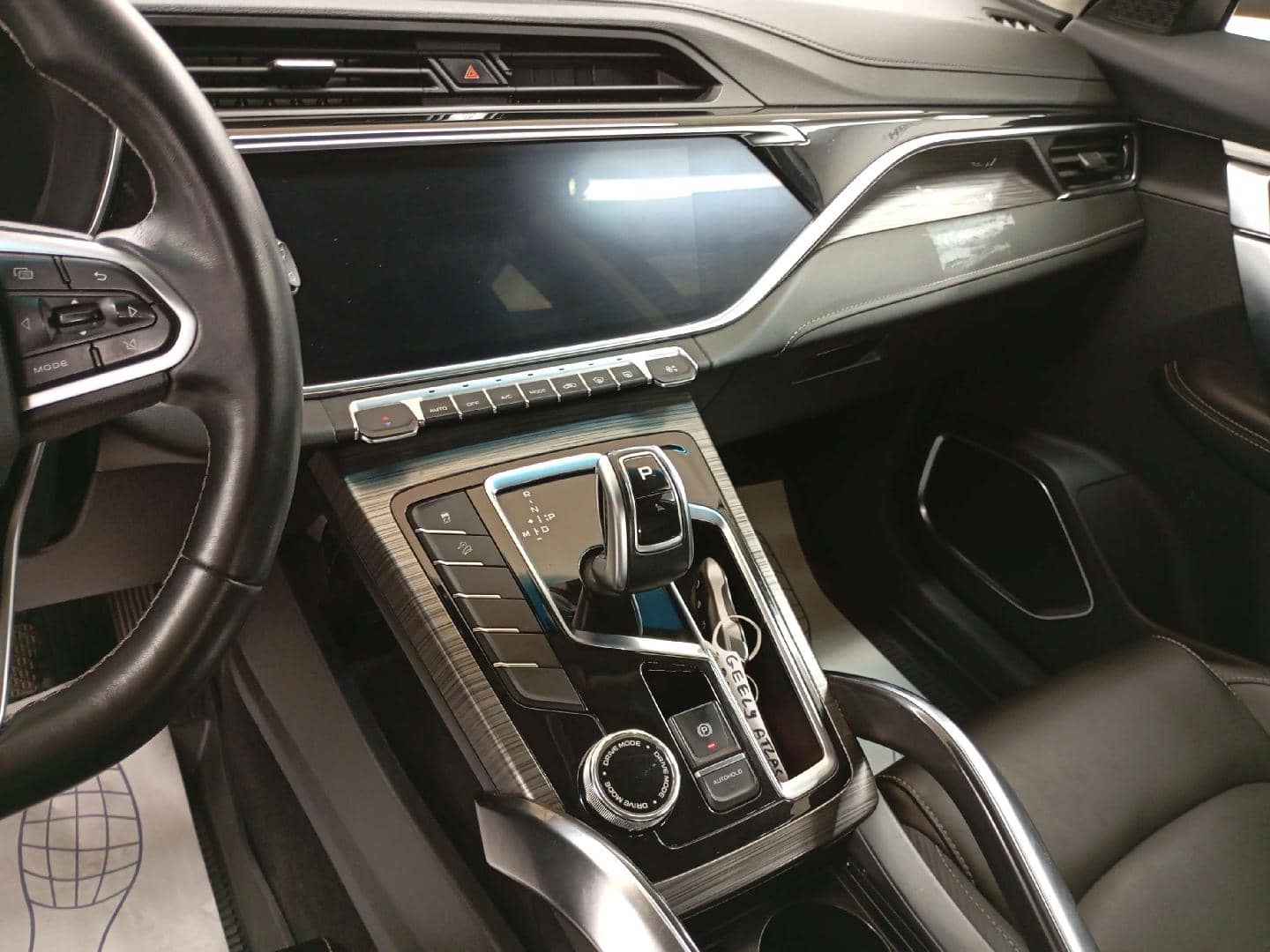 Geely Atlas Pro,  210 392 км, 2023 года в лизинг