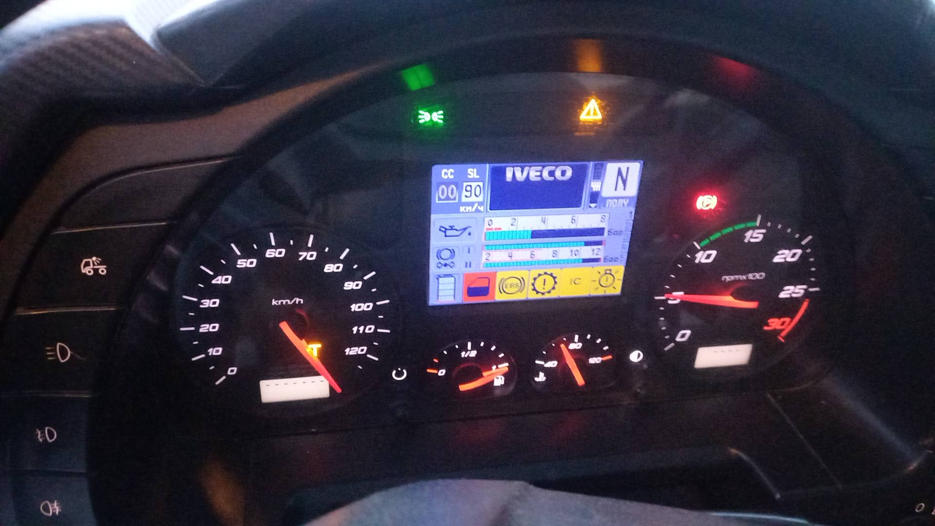 IVECO Stralis AT440S42T/P RR 4x2 (HI-ROAD),  870 000 км, 2018 года в лизинг