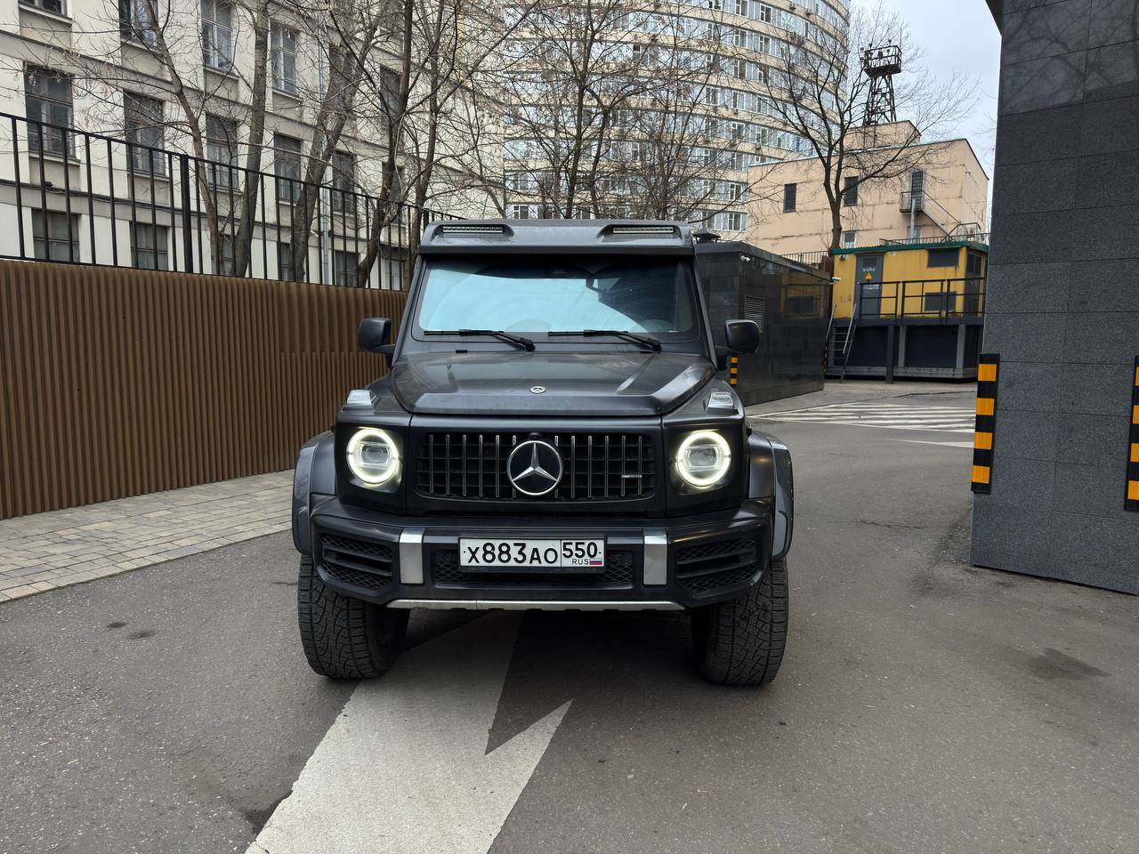 Mercedes-Benz G,  11 907 км, 2023 года в лизинг