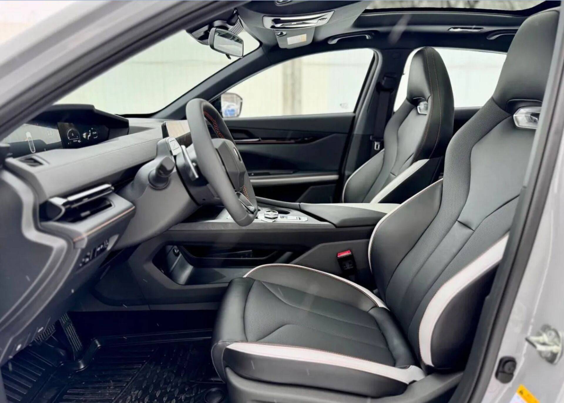 Changan Uni-V LX 1.5T 7DCT