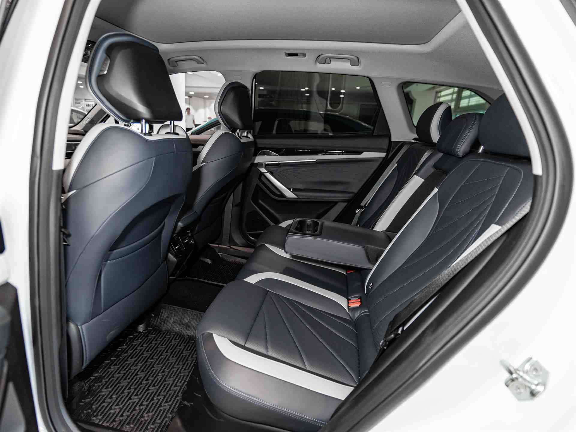 Geely Atlas Flagship 2.0T 8AT 4WD