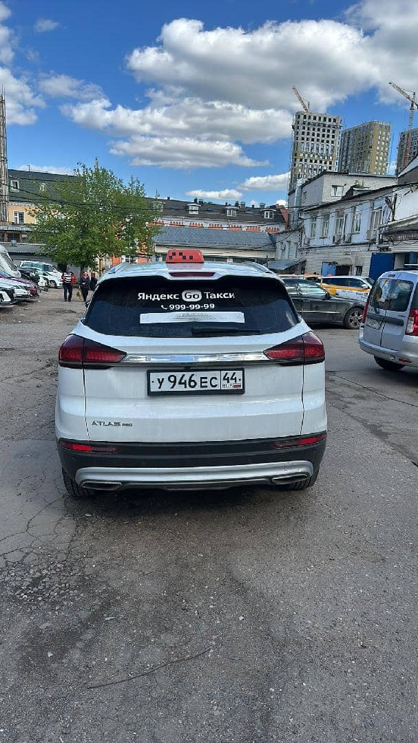 Geely Atlas Pro,  158 553 км, 2023 года в лизинг