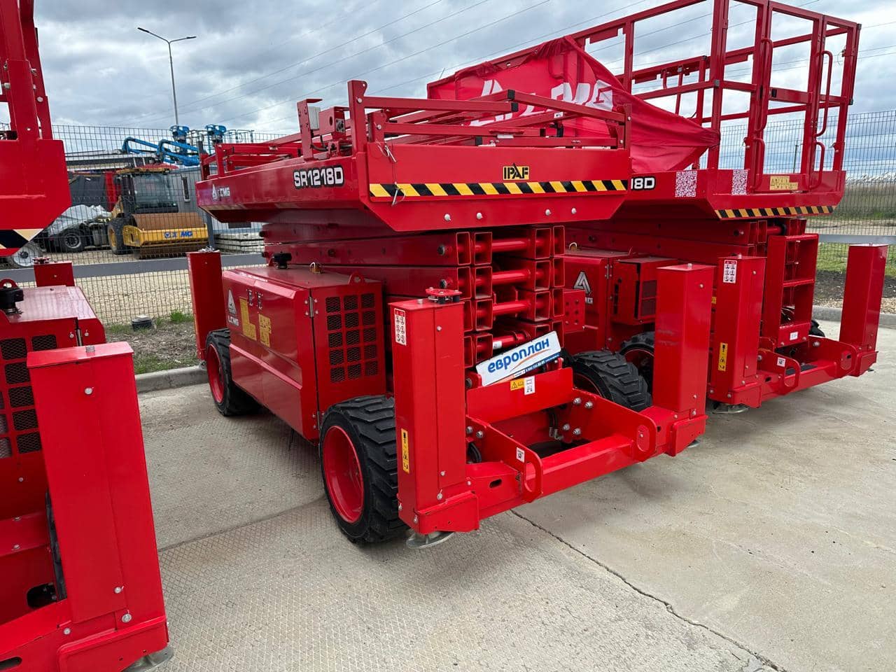 LGMG  (LinGong Machinery Group) SR1218D ножничный подъемник,  100 км, 2023 года в лизинг