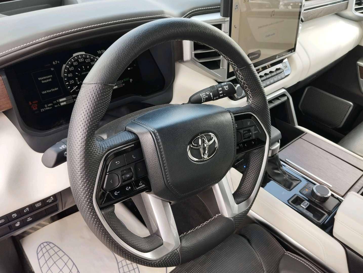 Toyota Sequoia,  25 194 км, 2024 года в лизинг