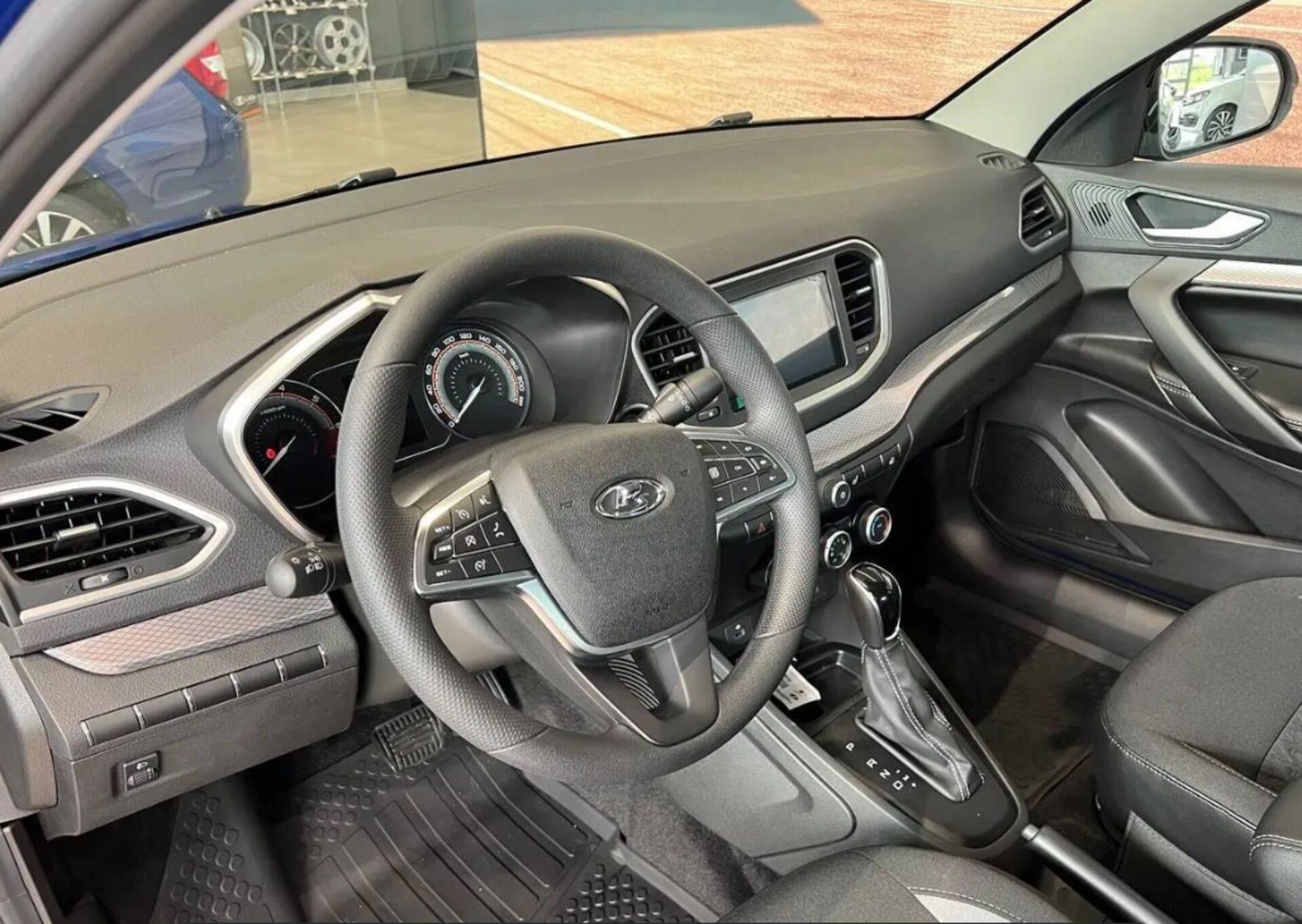 Lada Vesta седан Life 24 1.6 106hp AT