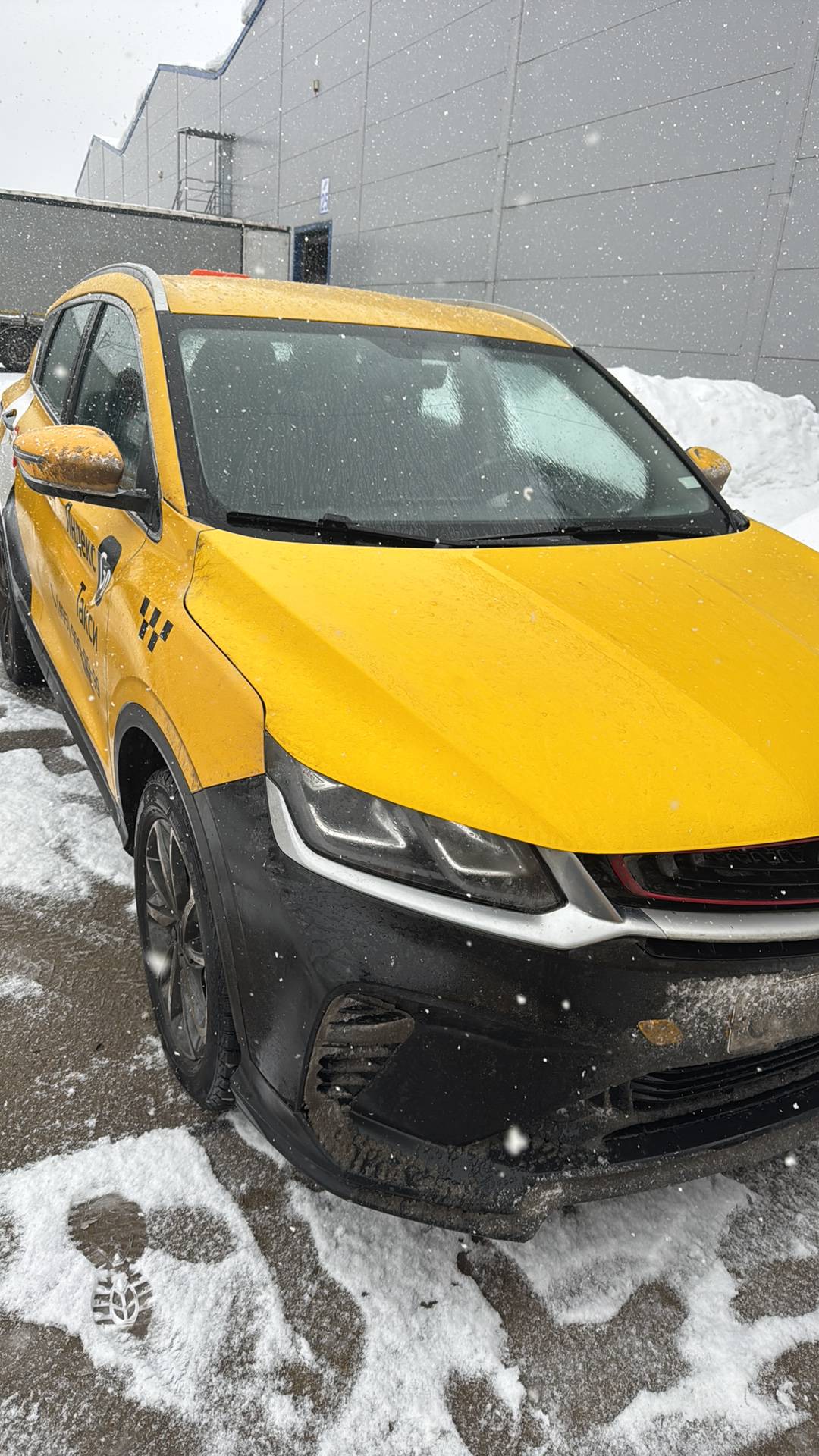 Geely Coolray,  245 107 км, 2023 года в лизинг