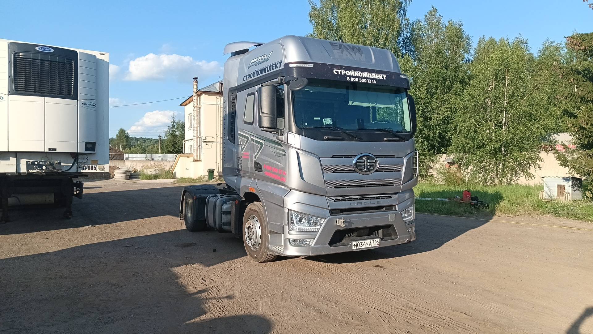 FAW CA4180P77K25E5 4x2,  182 819 км, 2023 года в лизинг