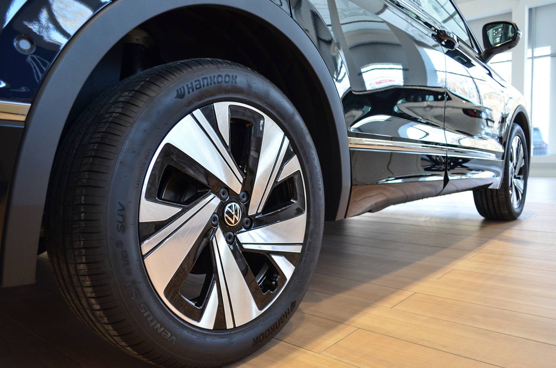 Volkswagen Tiguan L R-Line Premium Edition 380TSI 7AT 4Motion
