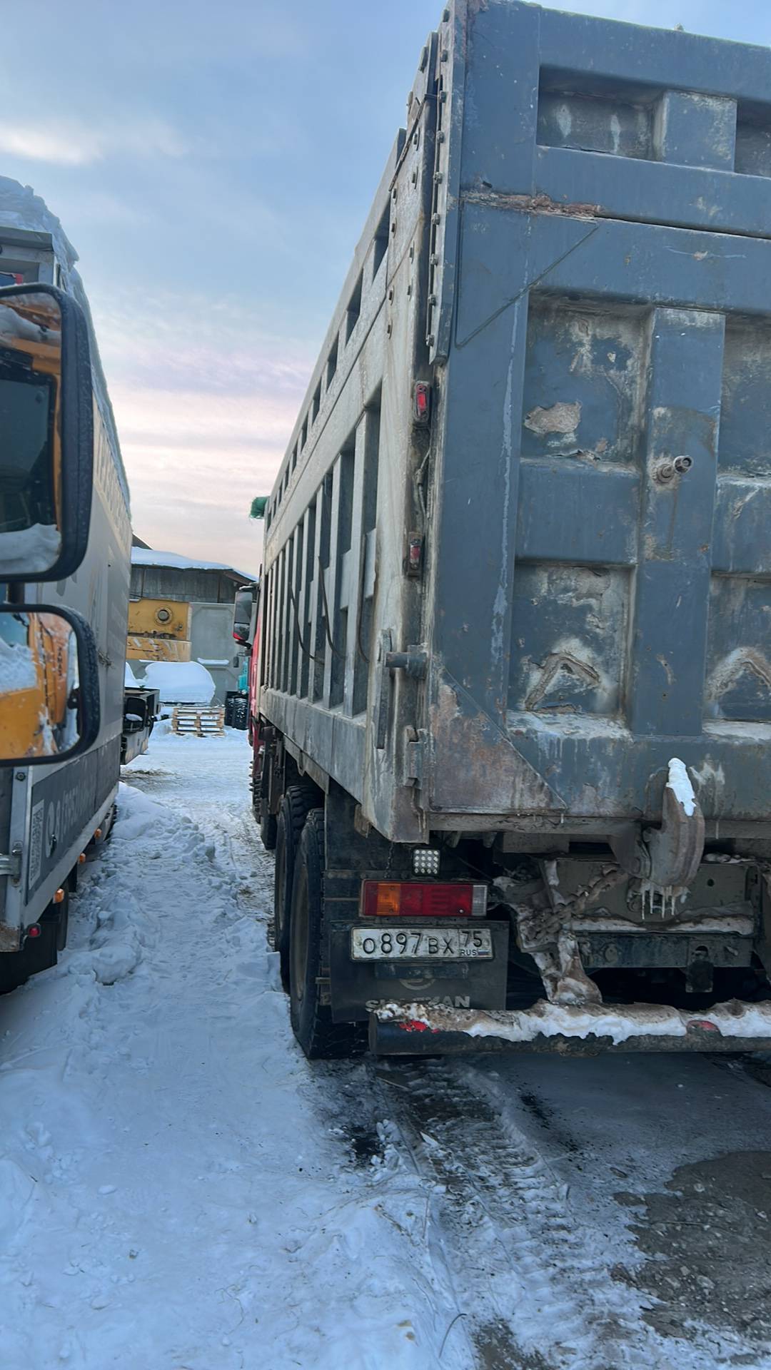 Shacman SX33186W366C,  151 745 км, 2022 года в лизинг