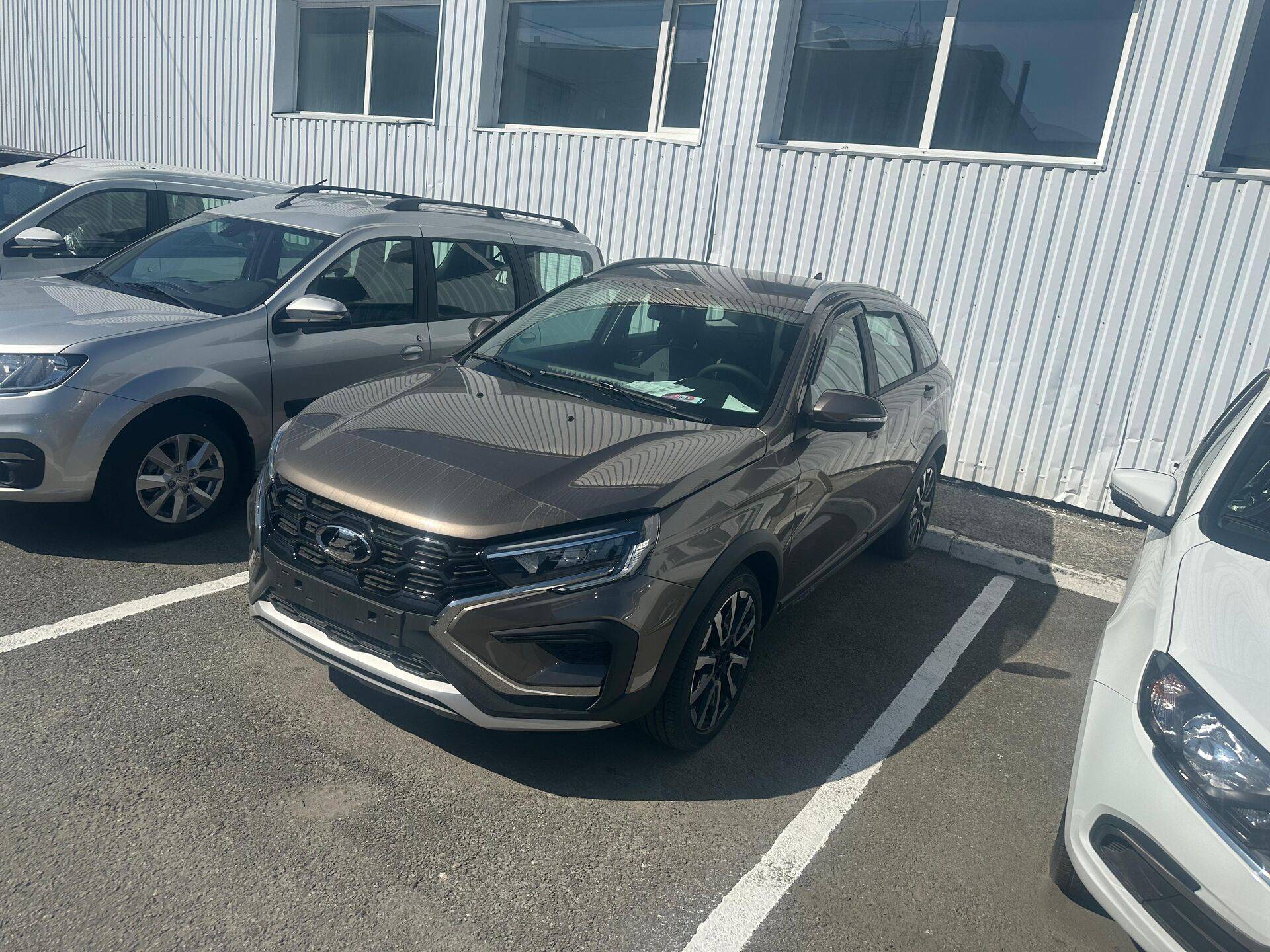 Lada Vesta SW Cross Enjoy 24 1.8 122hp AT