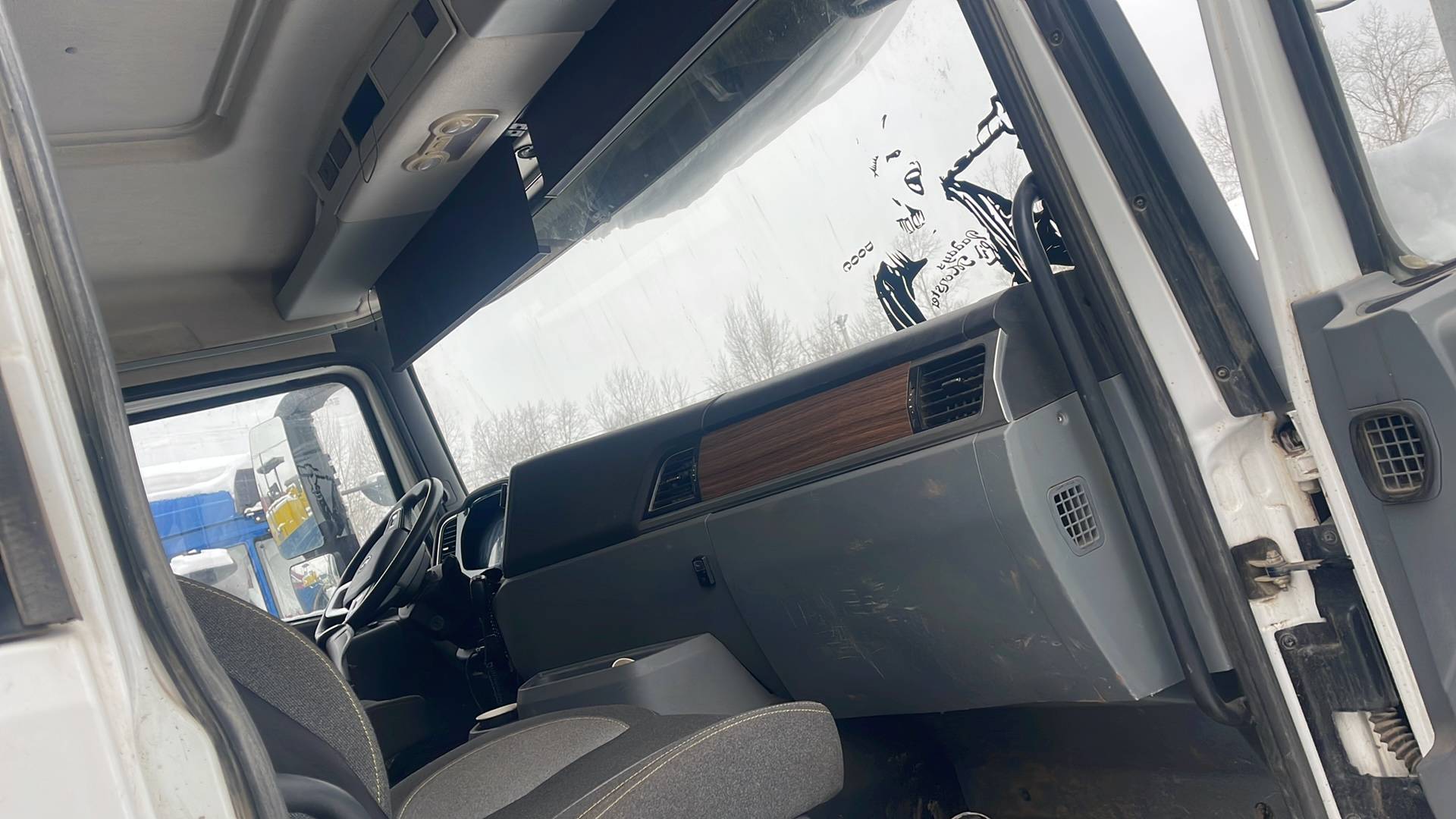 Shacman SX32586V384,  129 065 км, 2023 года в лизинг