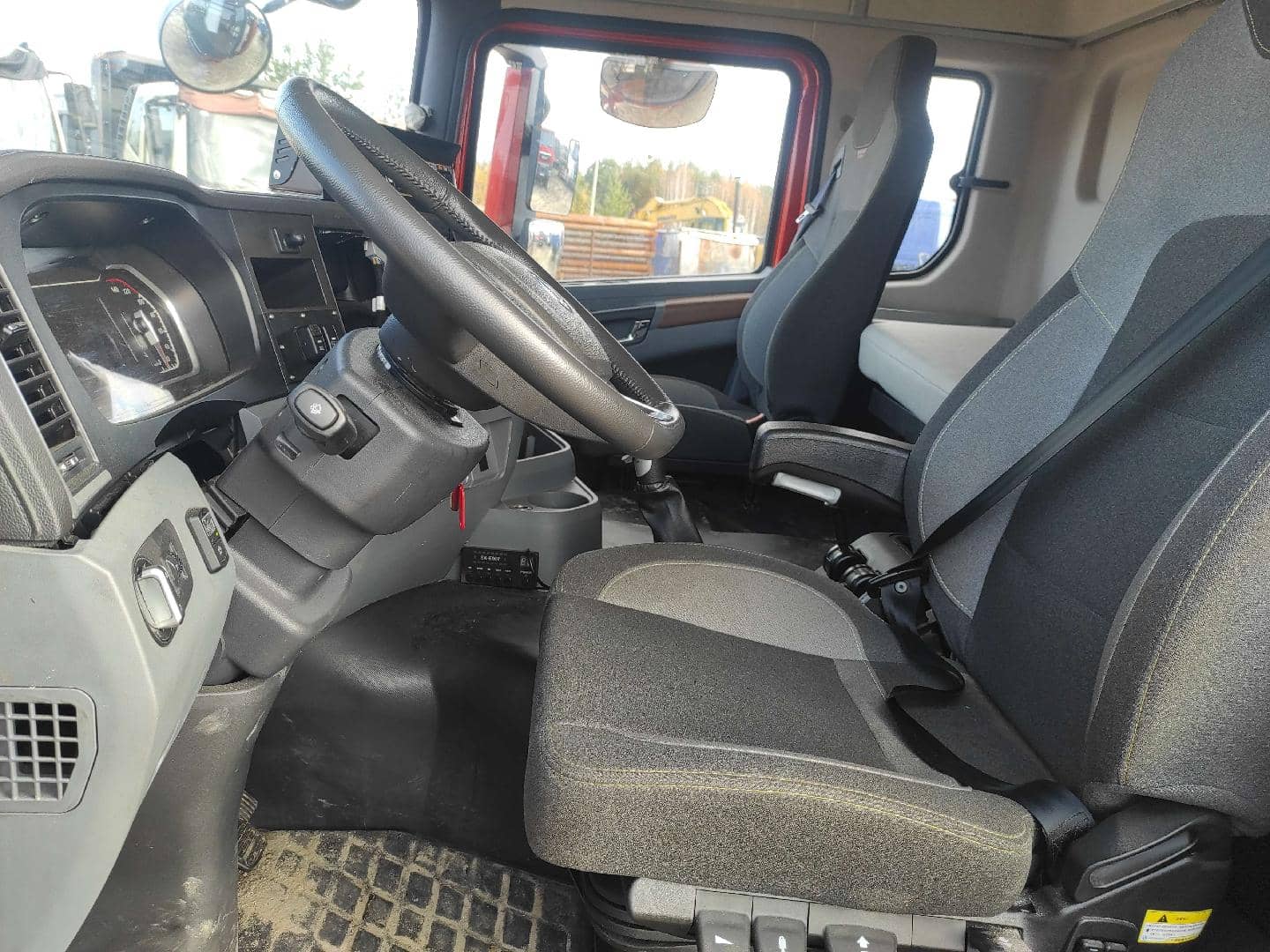 Shacman SX32586V384,  23 967 км, 2024 года в лизинг