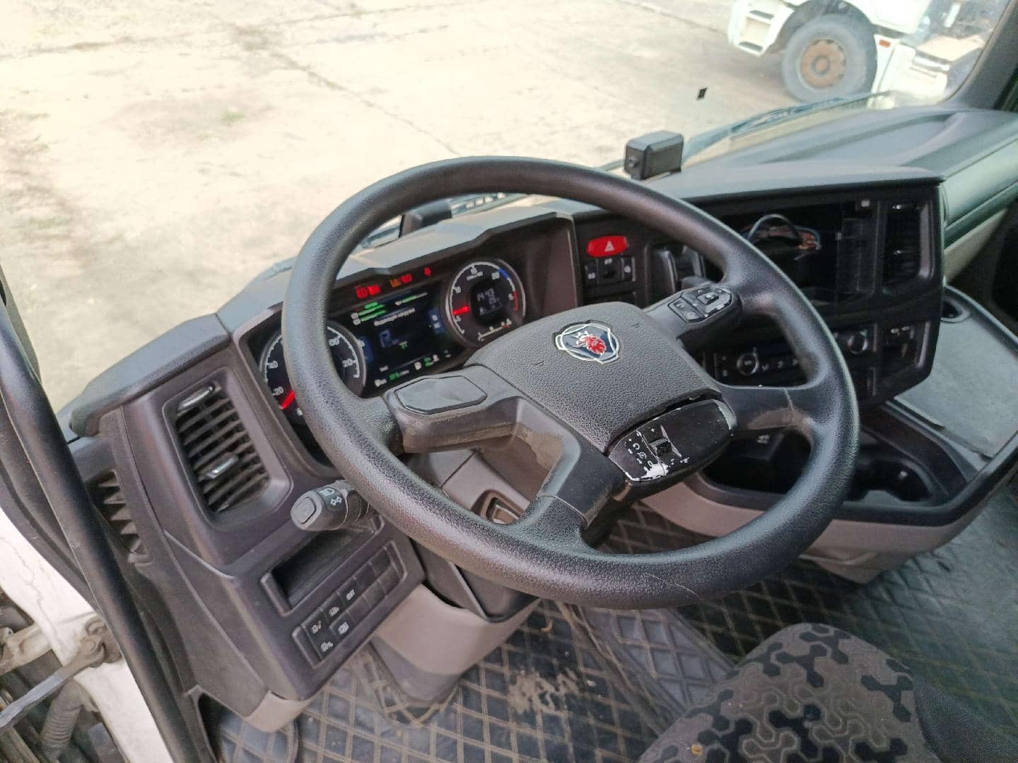SCANIA R 440 A4x2NA (Highline),  1 094 817 км, 2019 года в лизинг
