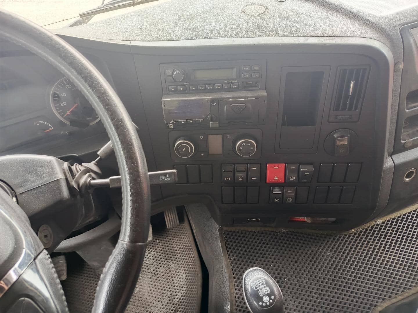 Shacman SX3316DV366,  333 747 км, 2021 года в лизинг