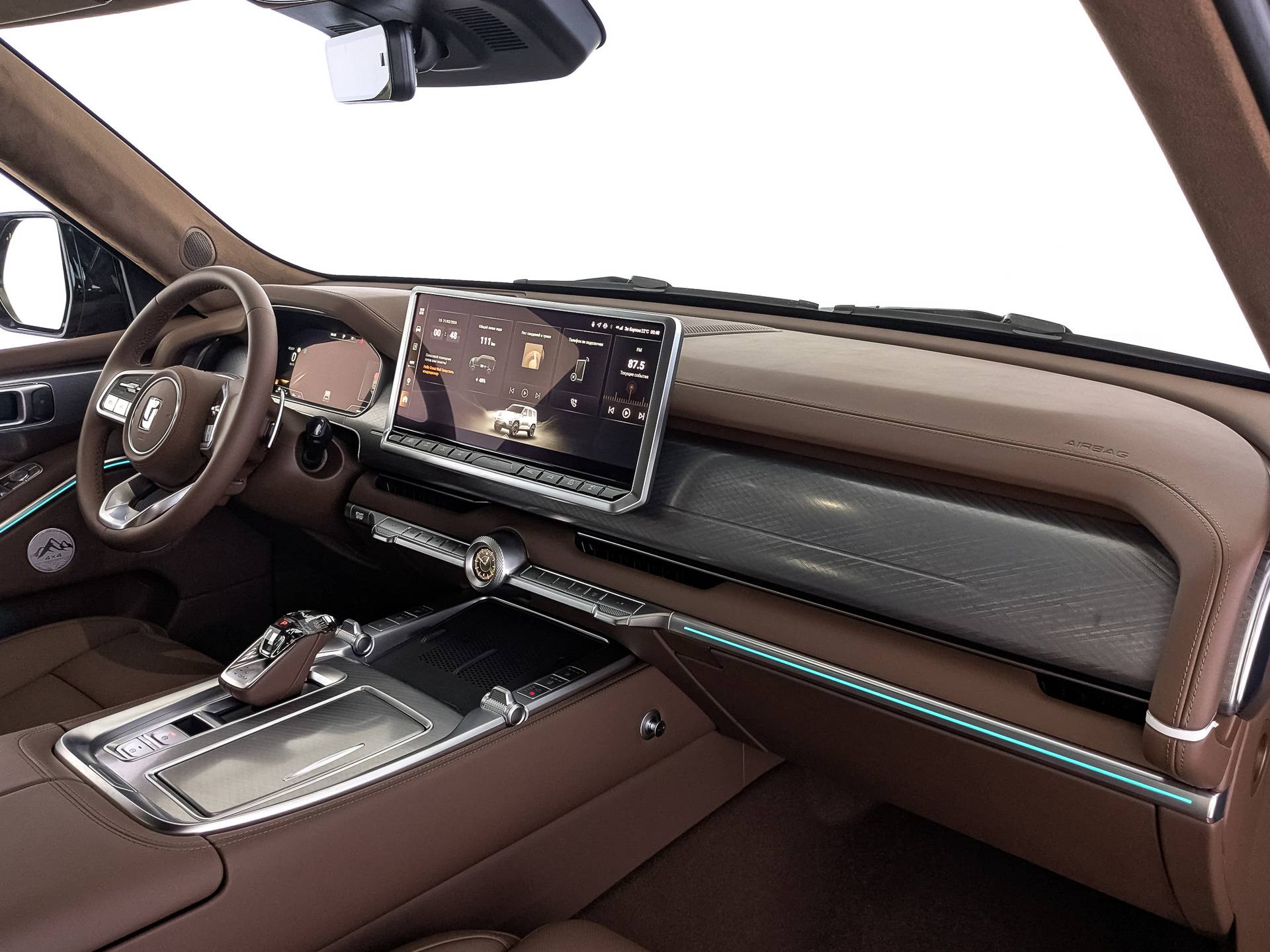 Tank 700 Техно Премиум 3.0 гибрид АТ полный привод