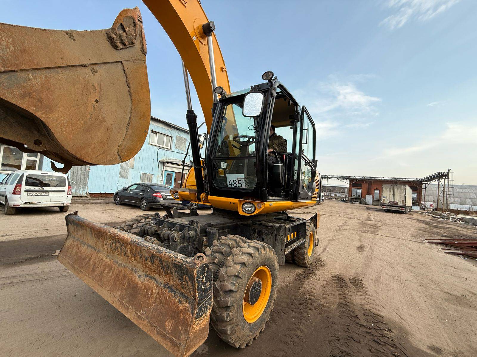 JCB JS200W